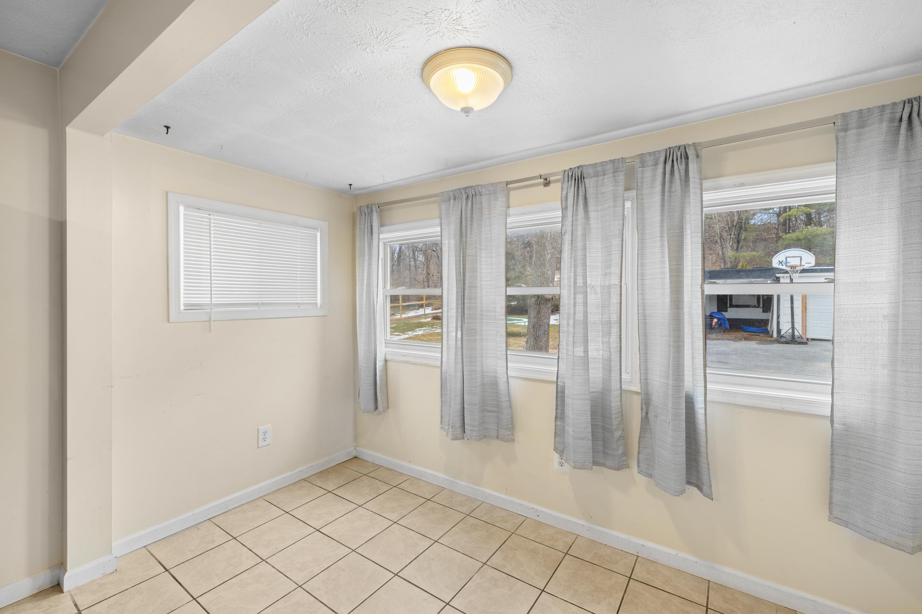 525 EAST SIDE HWY