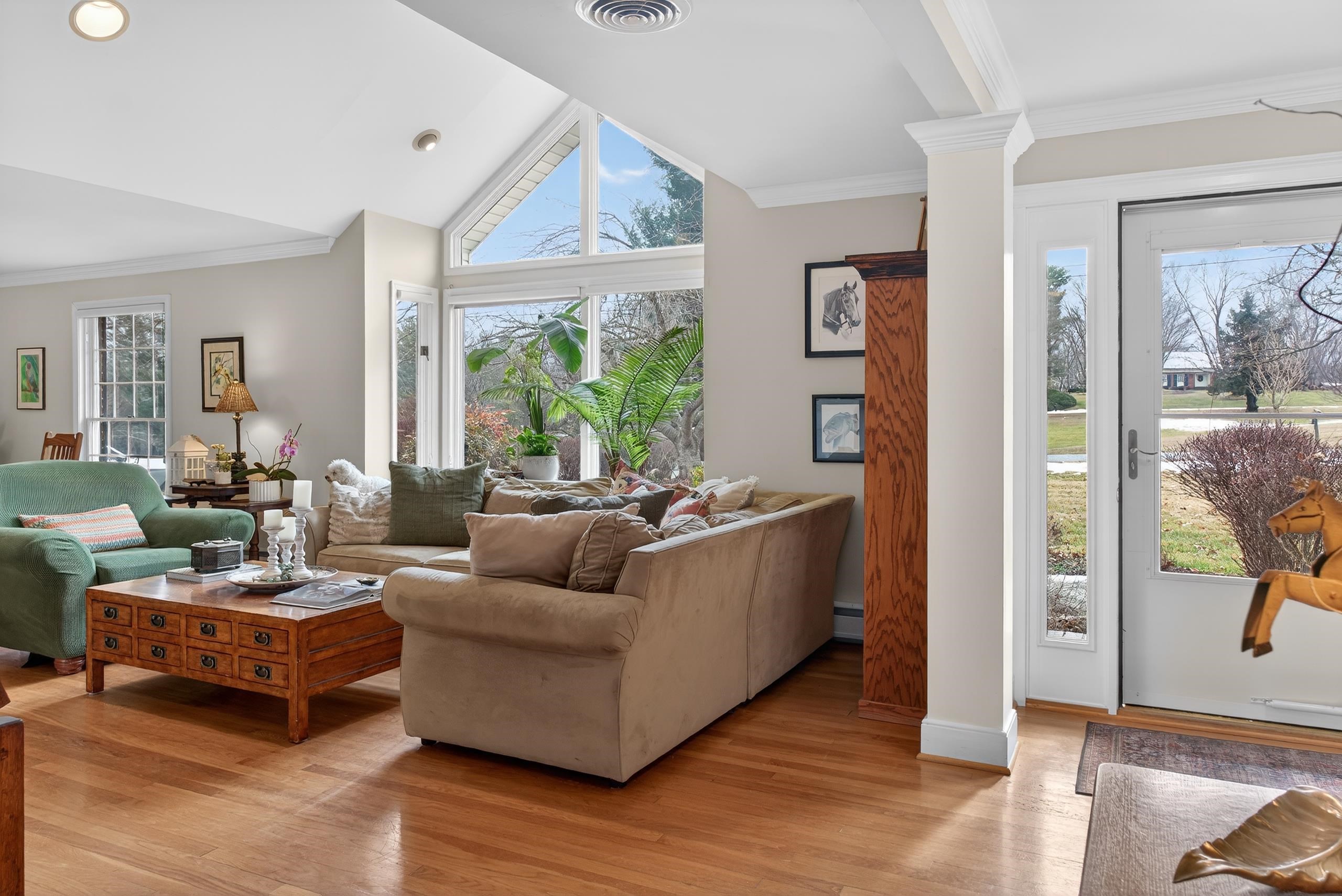 829 GREENWAY CIR