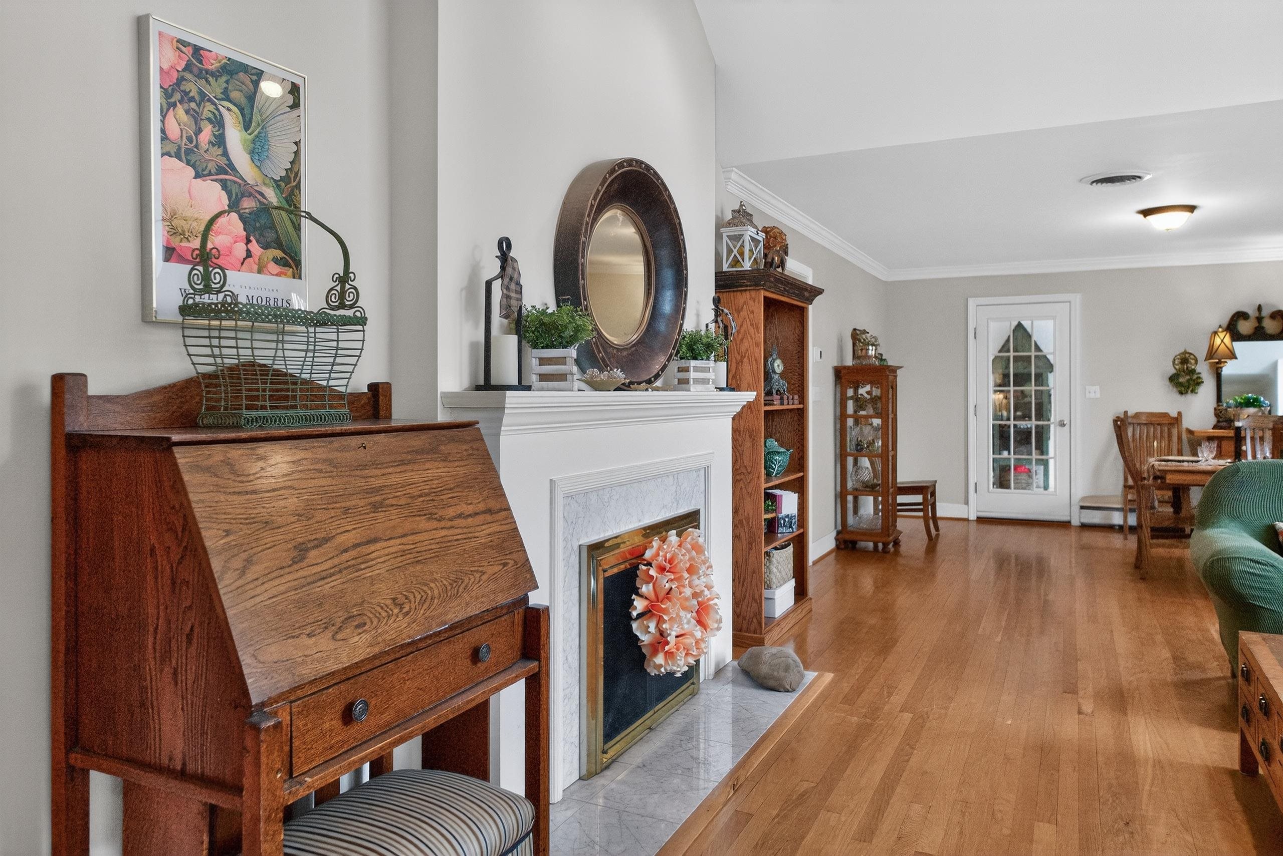 829 GREENWAY CIR