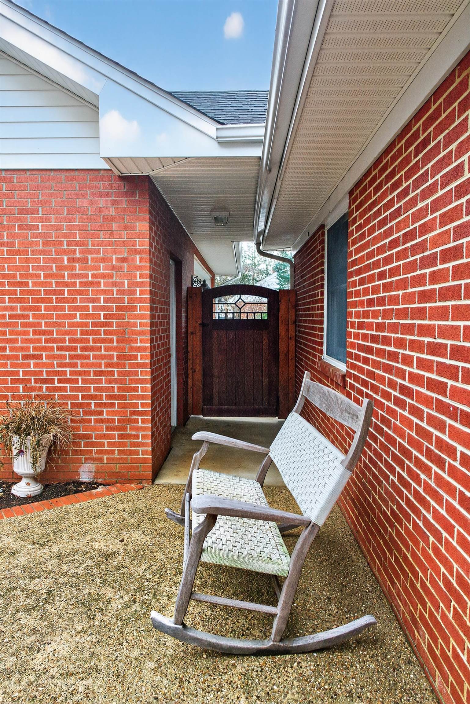 829 GREENWAY CIR