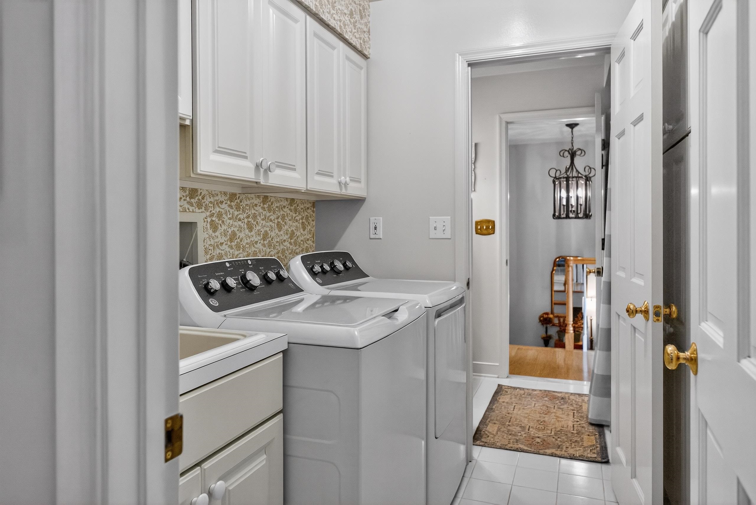 829 GREENWAY CIR