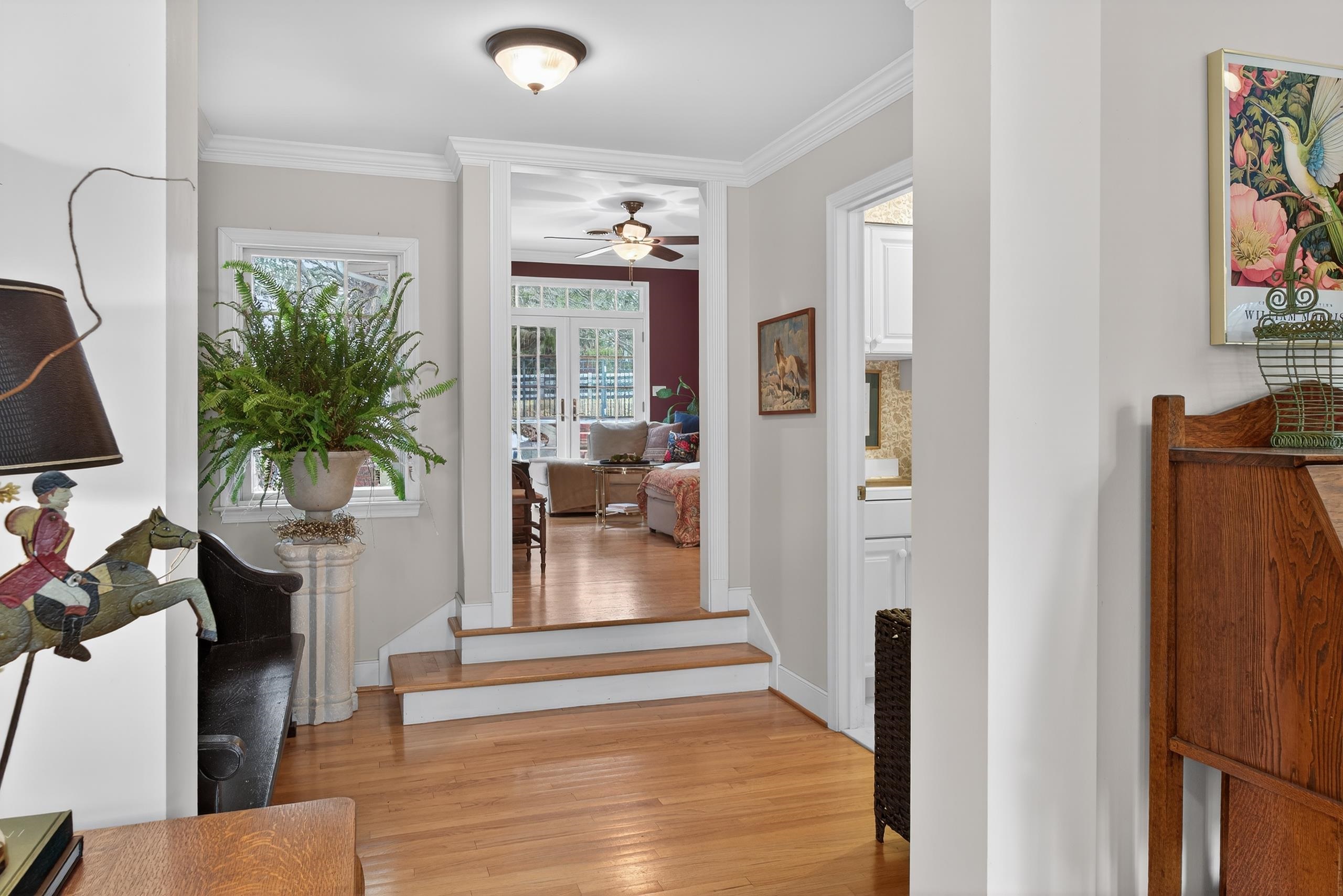 829 GREENWAY CIR