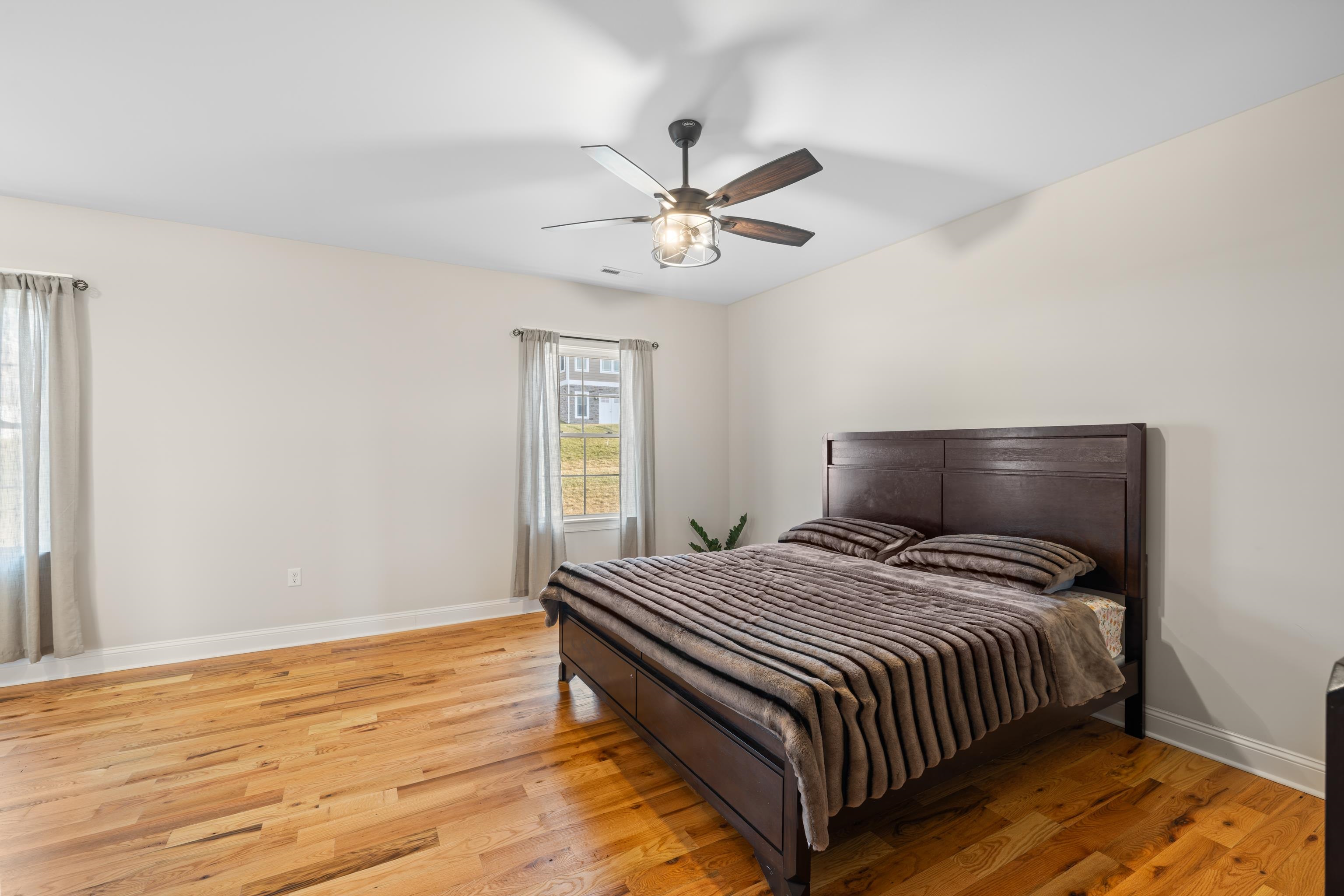 45 ROLLING OAKS DR
