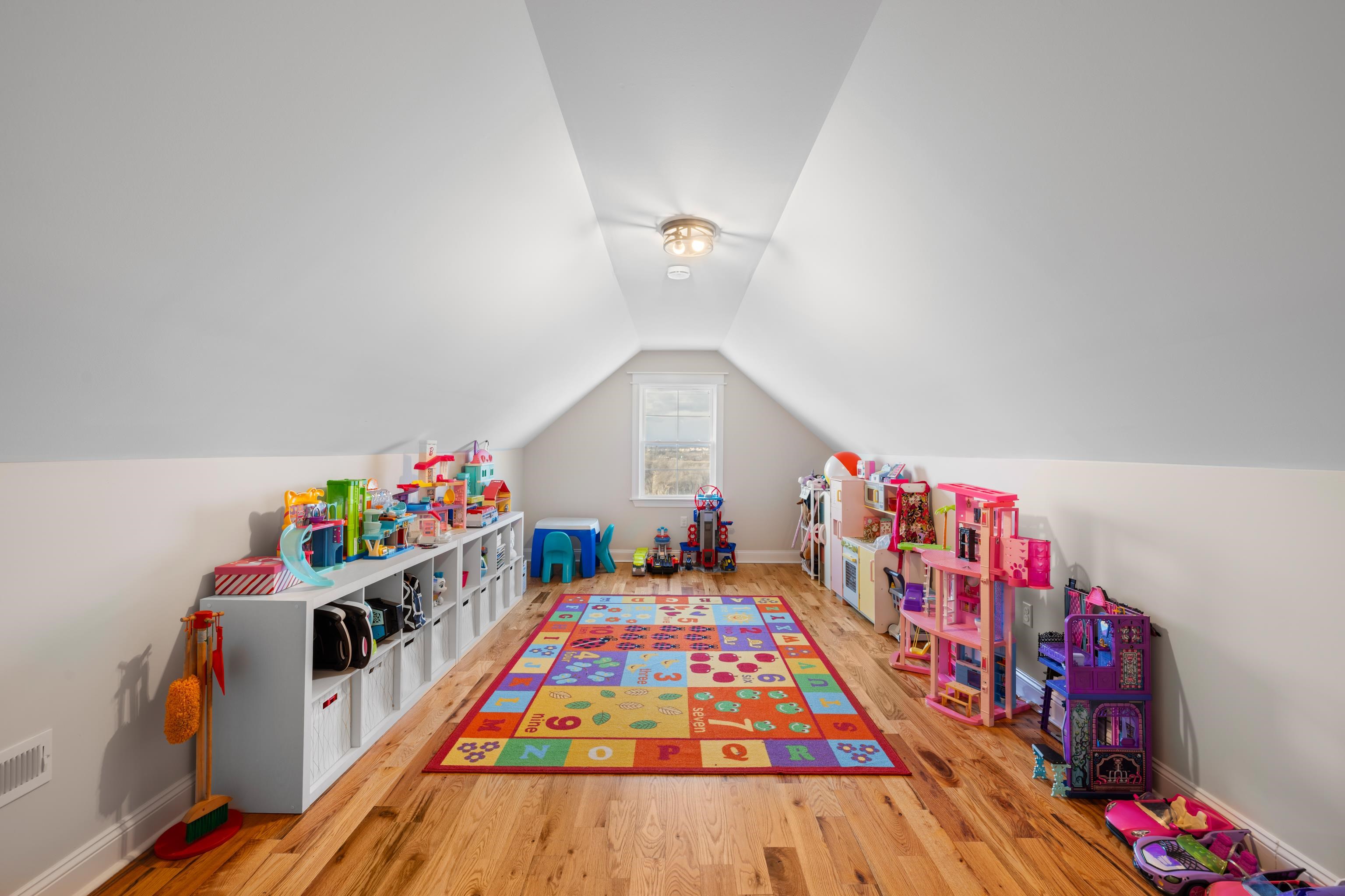 45 ROLLING OAKS DR