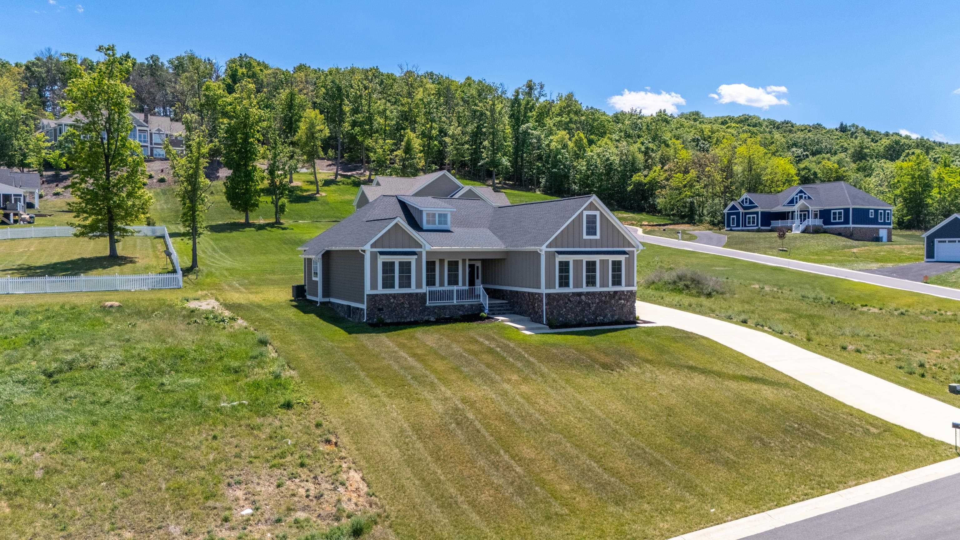 45 ROLLING OAKS DR