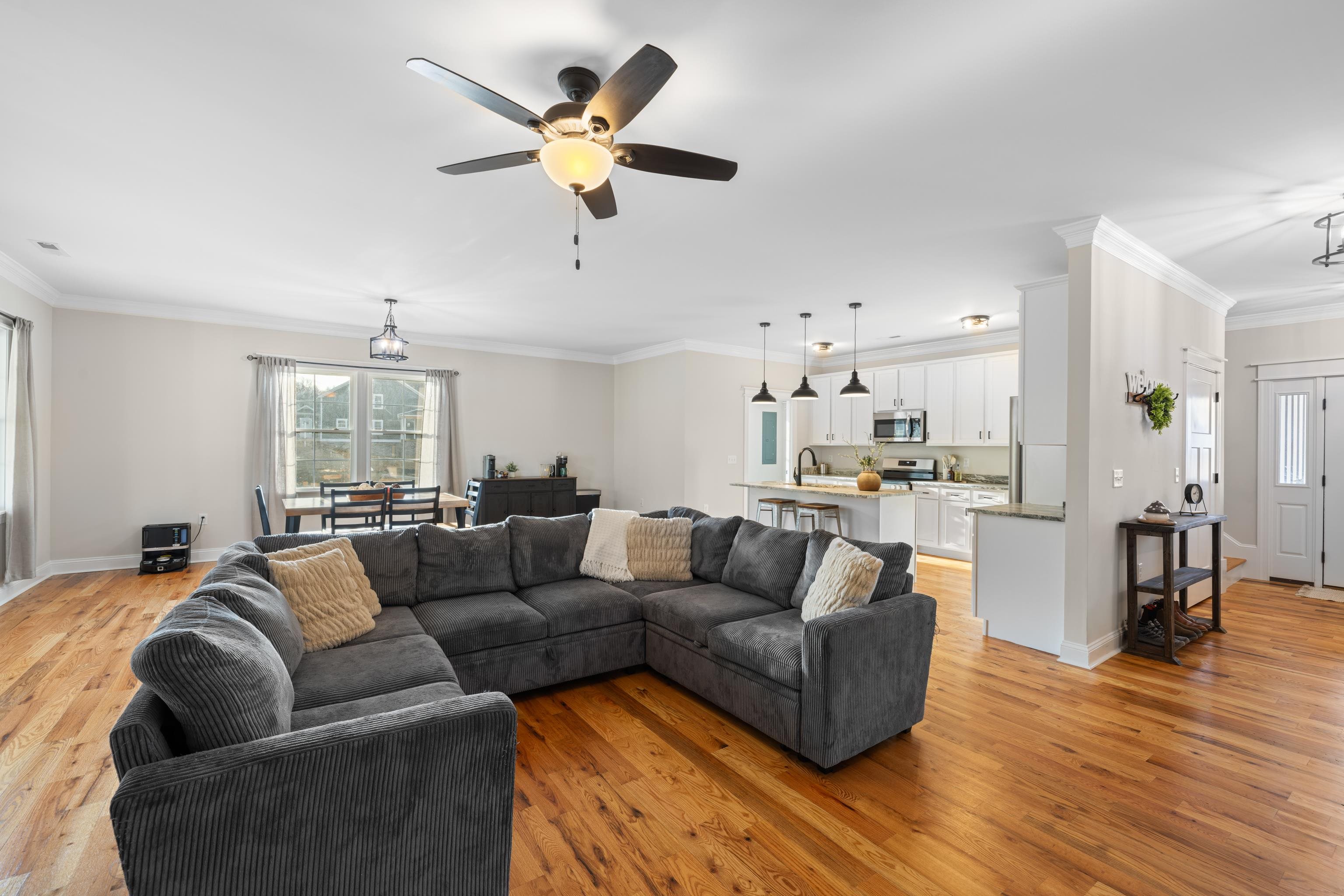 45 ROLLING OAKS DR