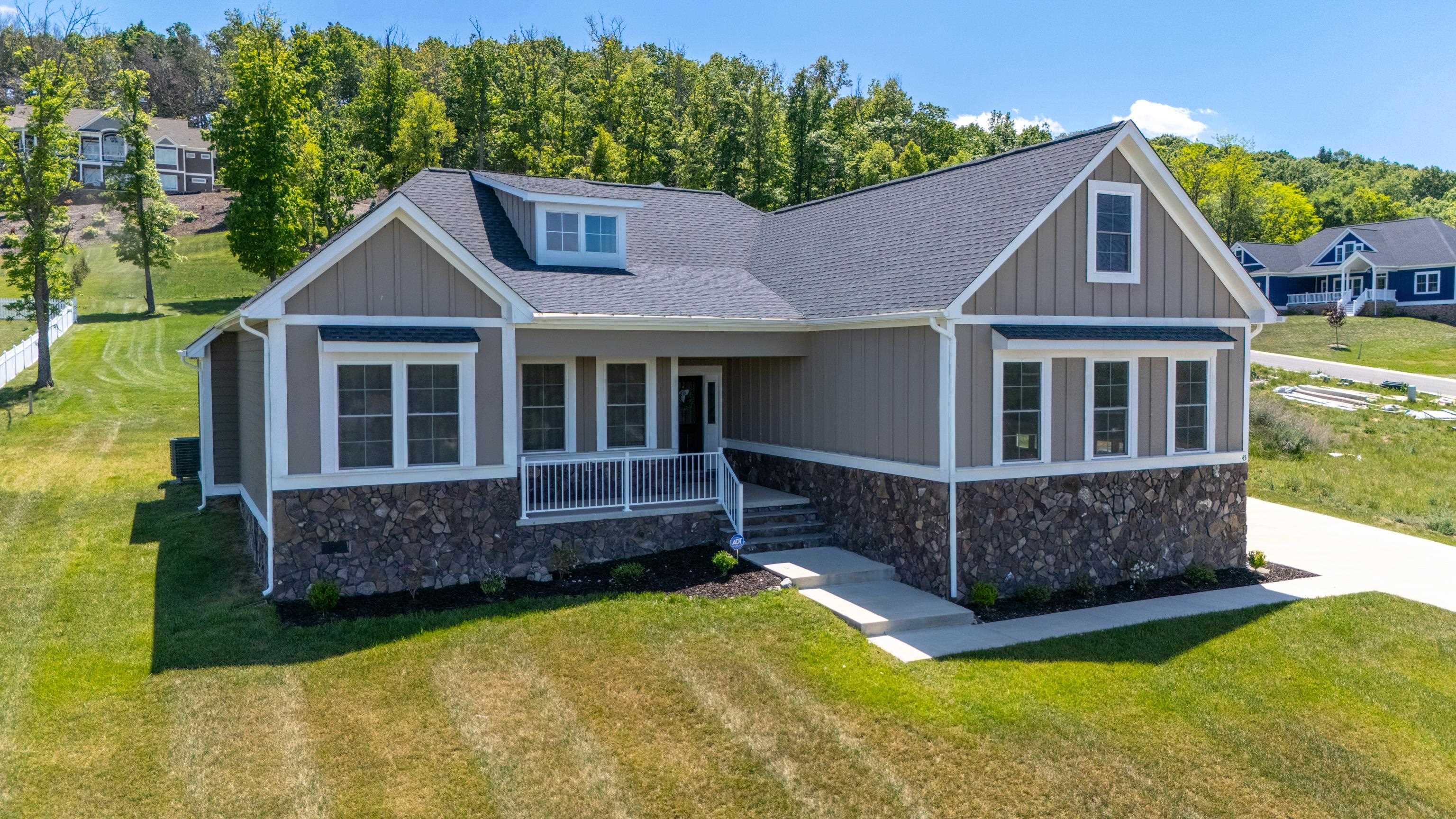 45 ROLLING OAKS DR