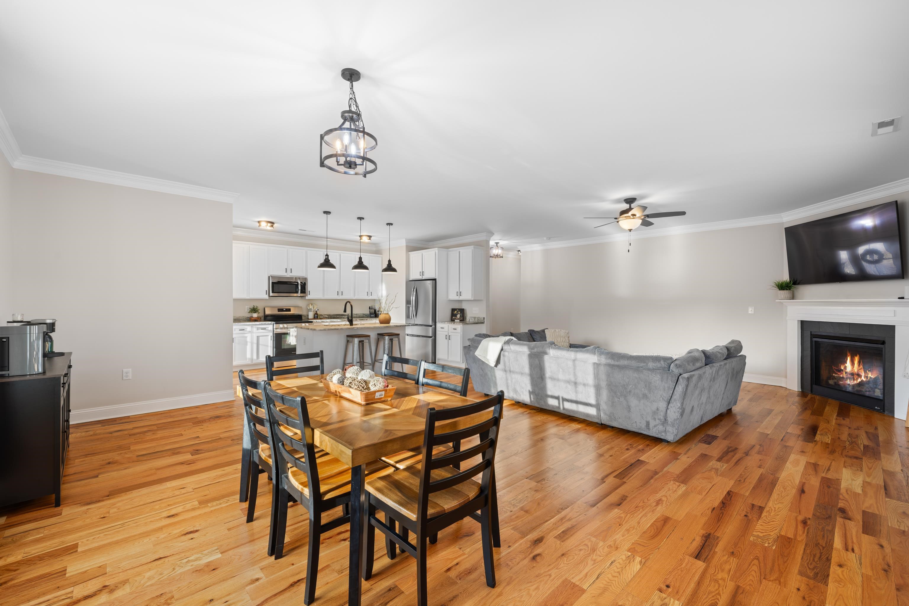 45 ROLLING OAKS DR