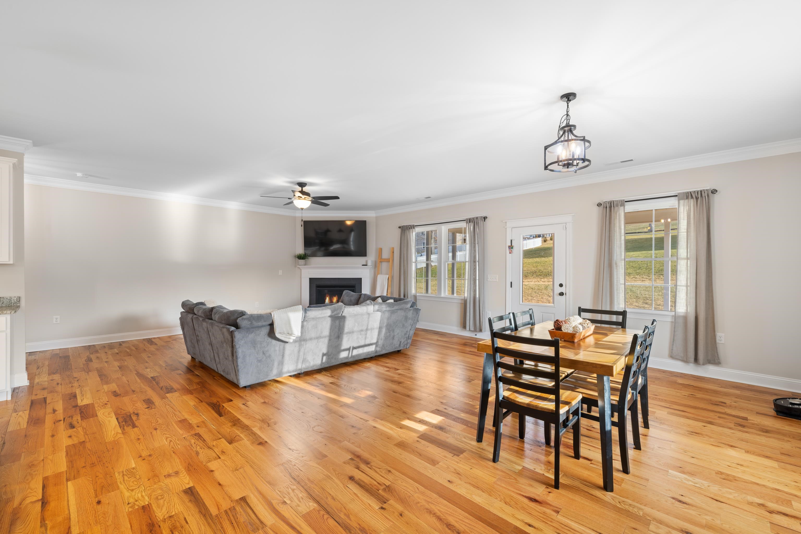 45 ROLLING OAKS DR