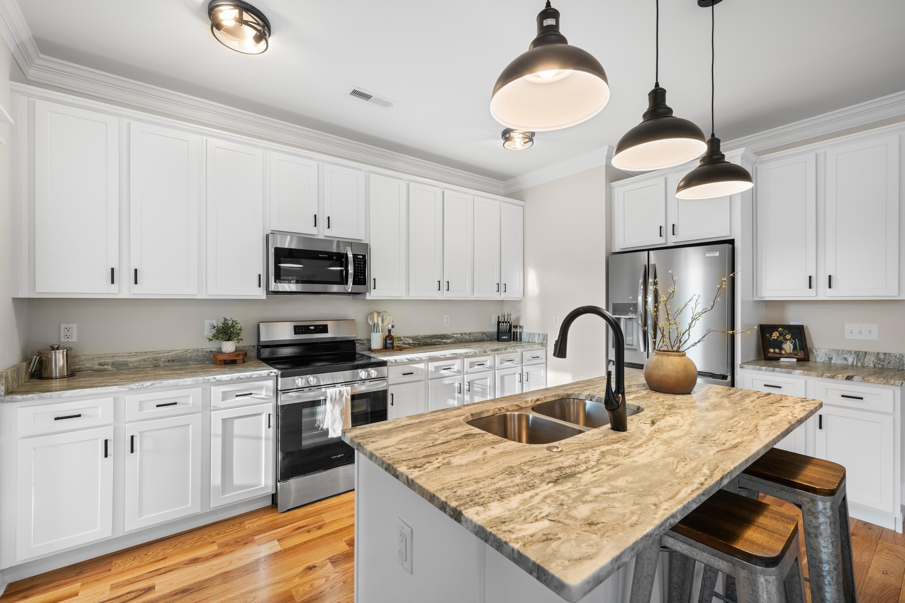 45 ROLLING OAKS DR