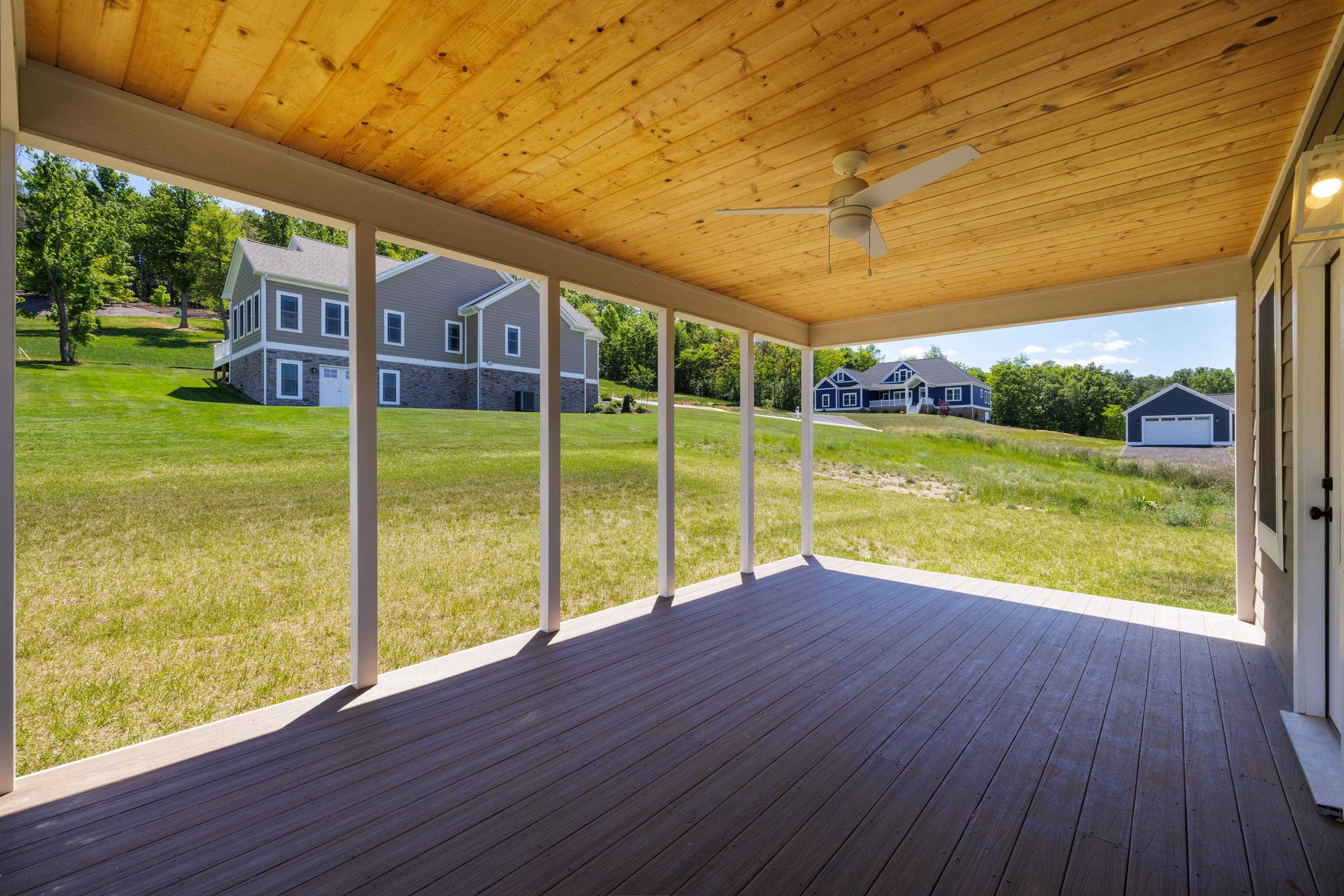 45 ROLLING OAKS DR