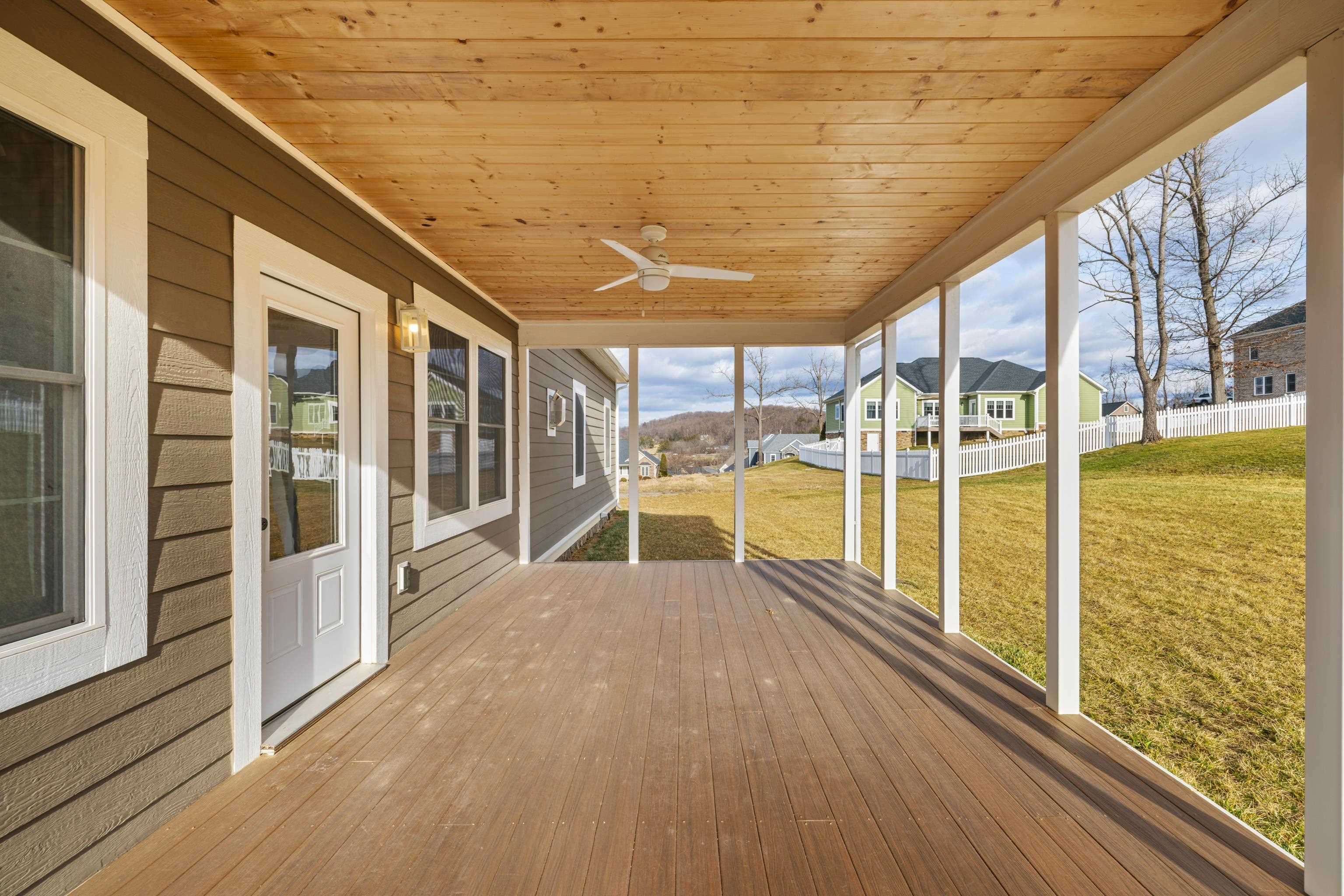 45 ROLLING OAKS DR