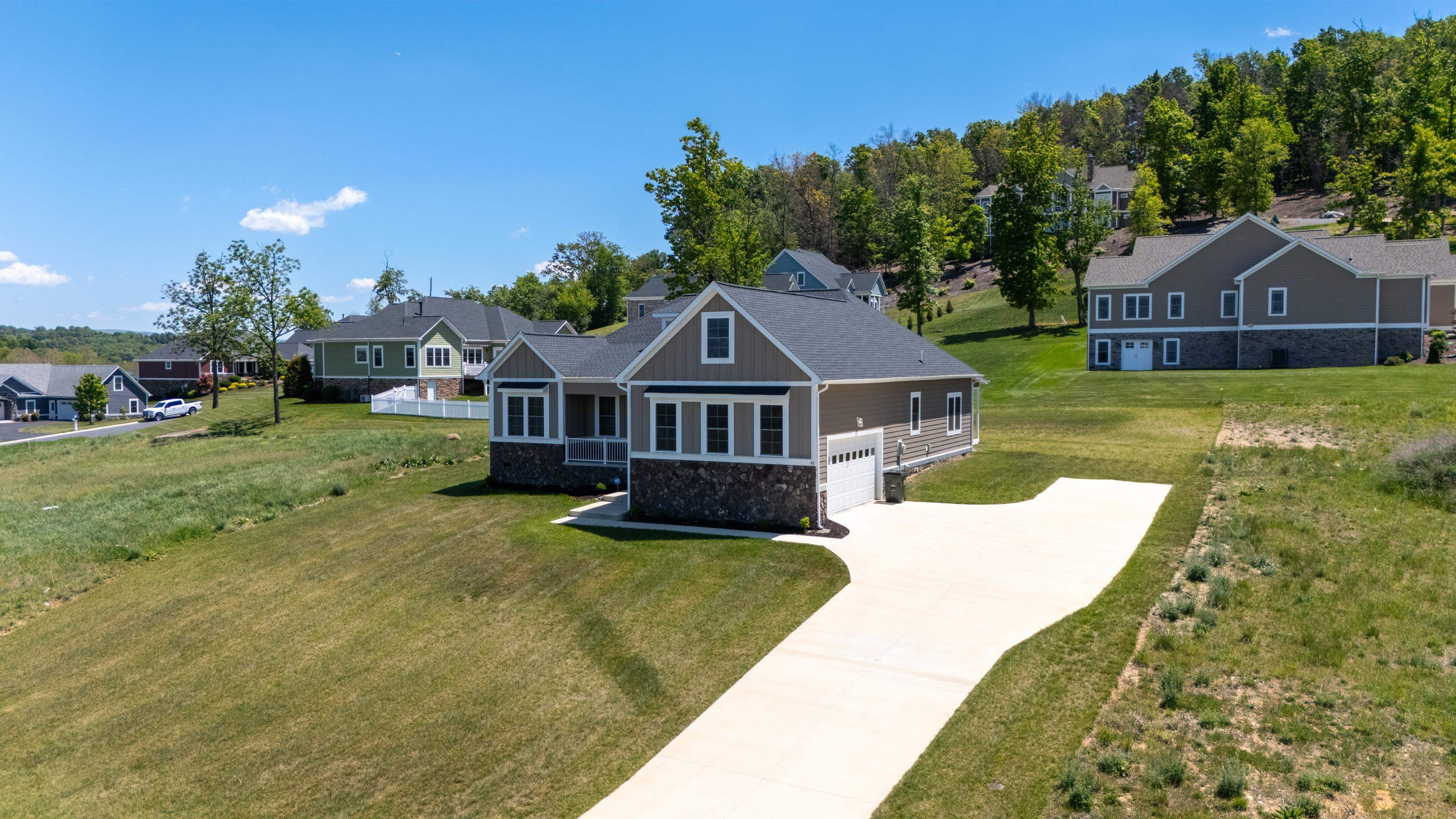 45 ROLLING OAKS DR