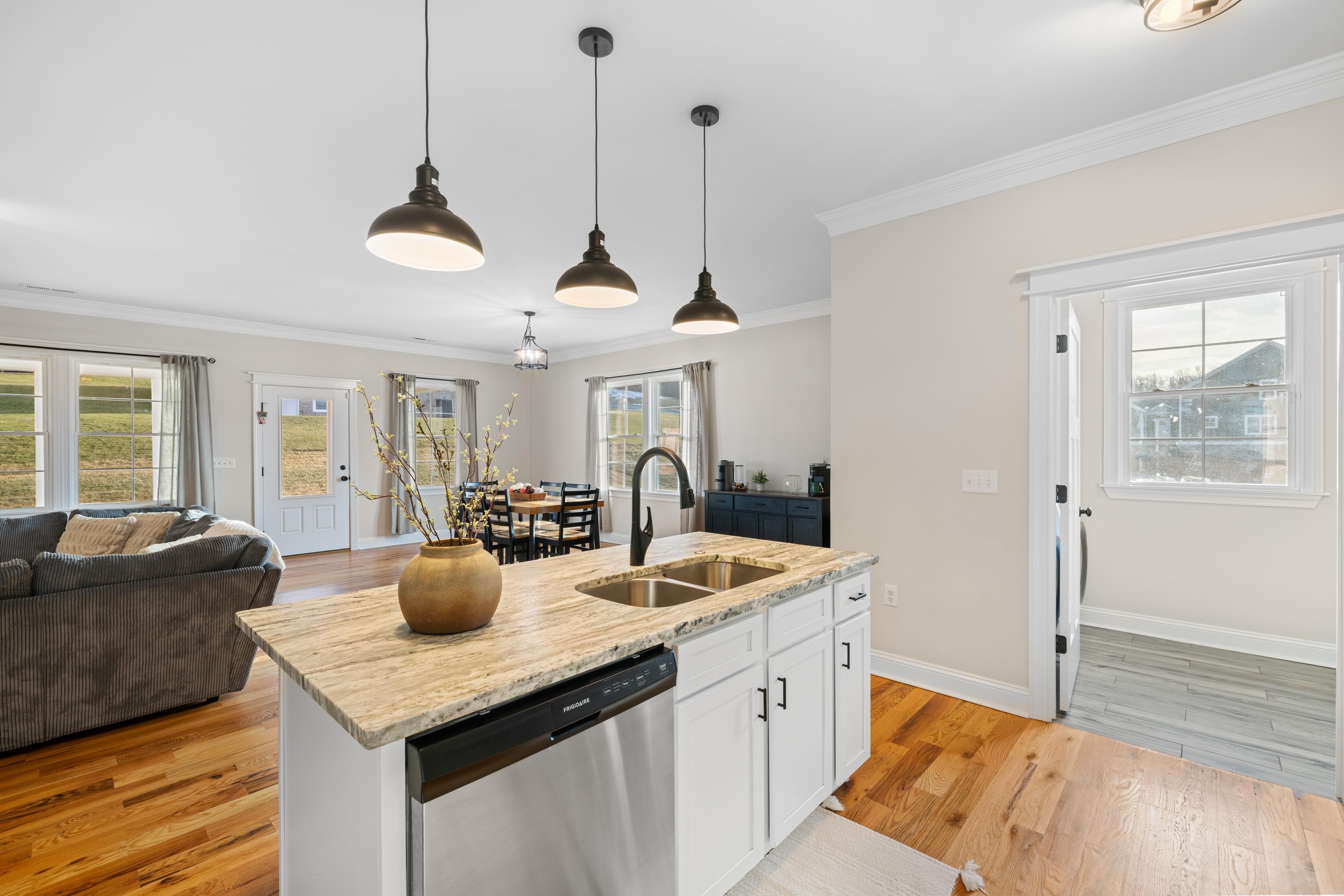 45 ROLLING OAKS DR
