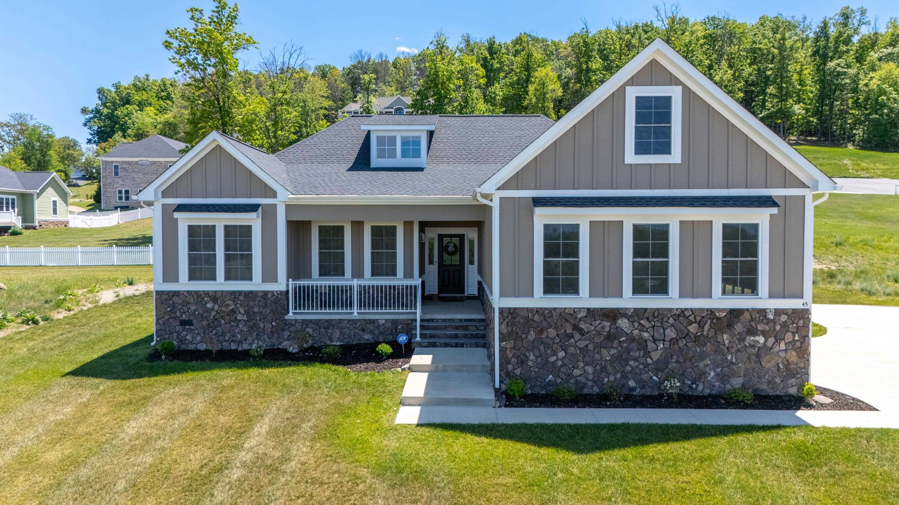 45 ROLLING OAKS DR