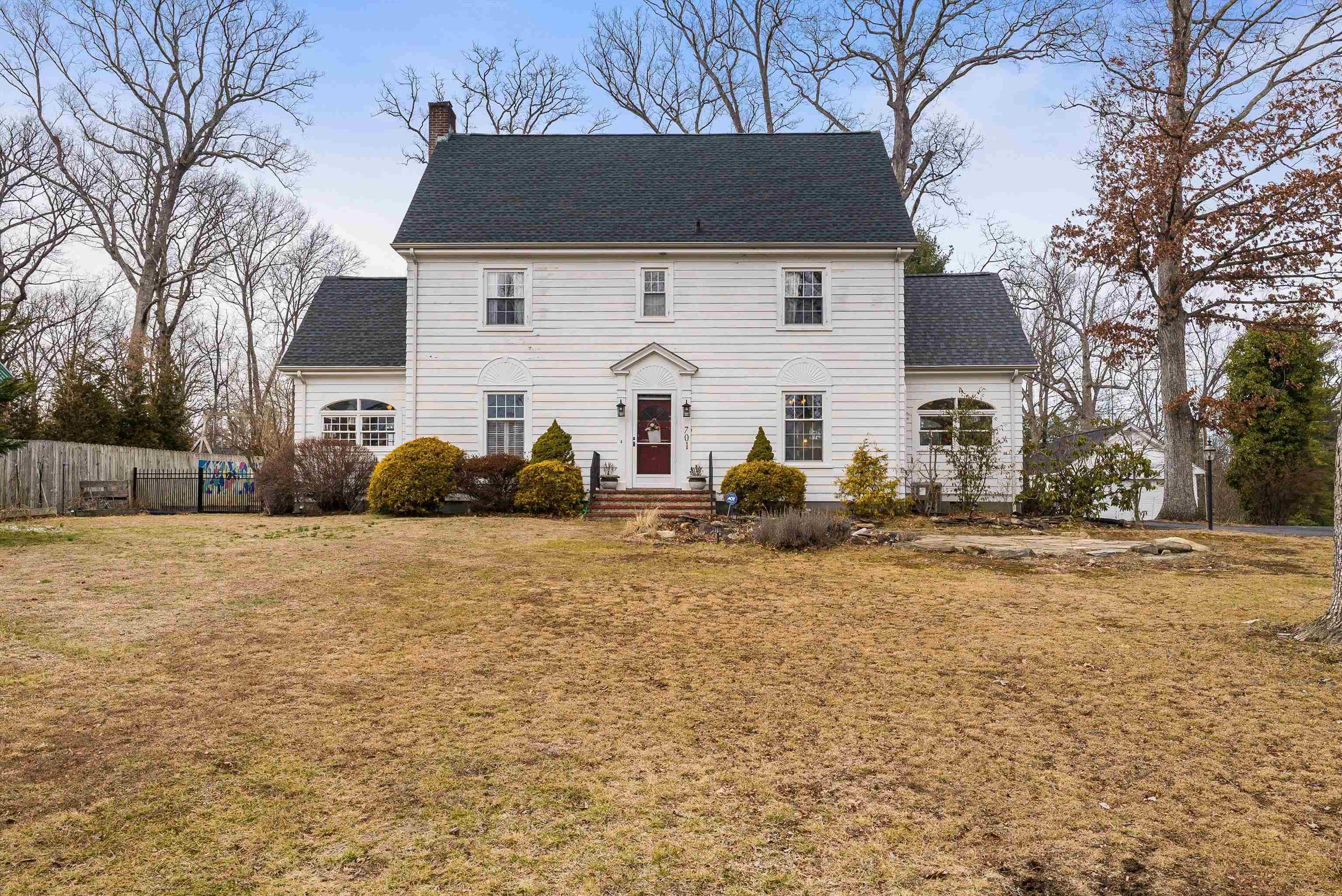 701 ROSSER AVE