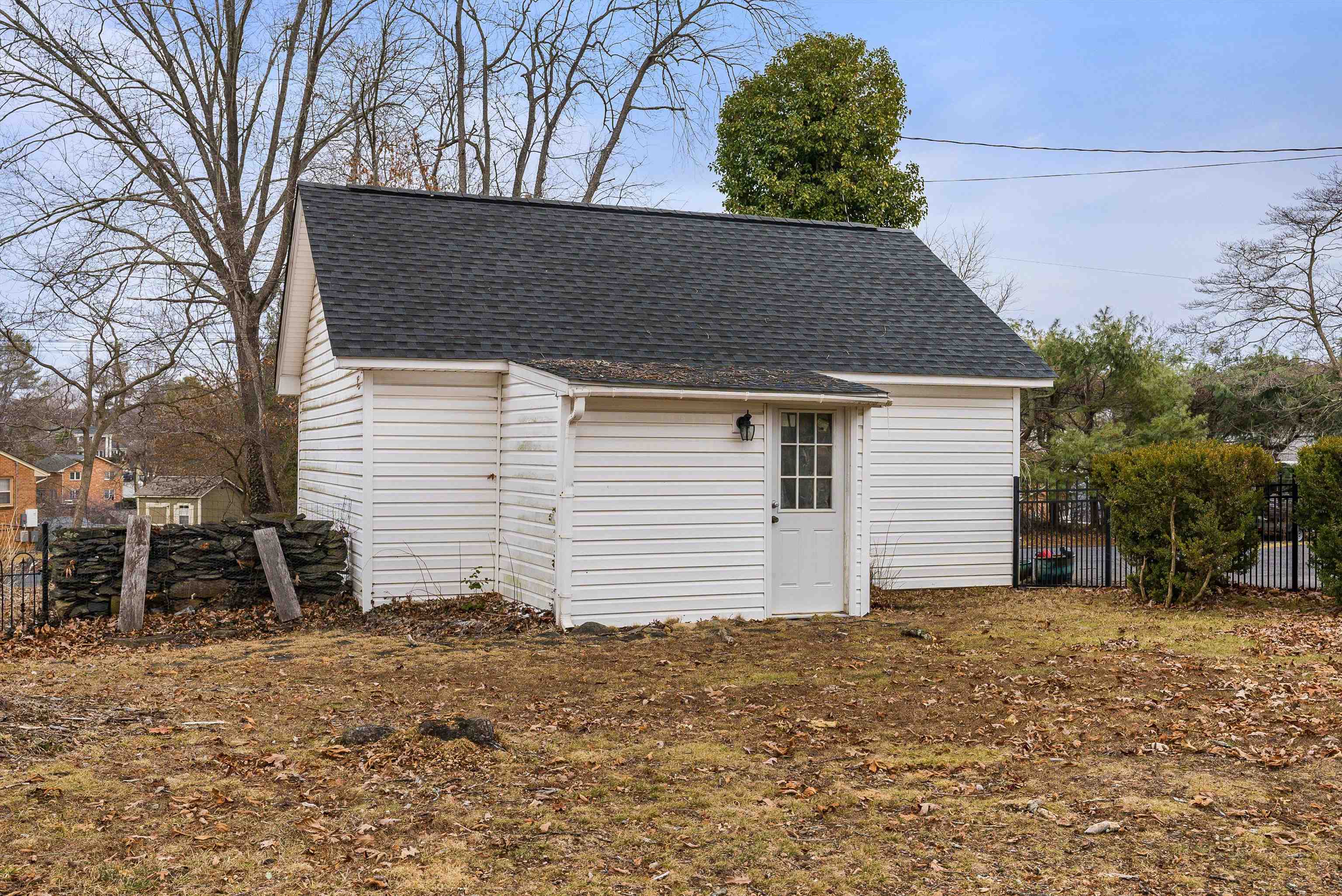 701 ROSSER AVE
