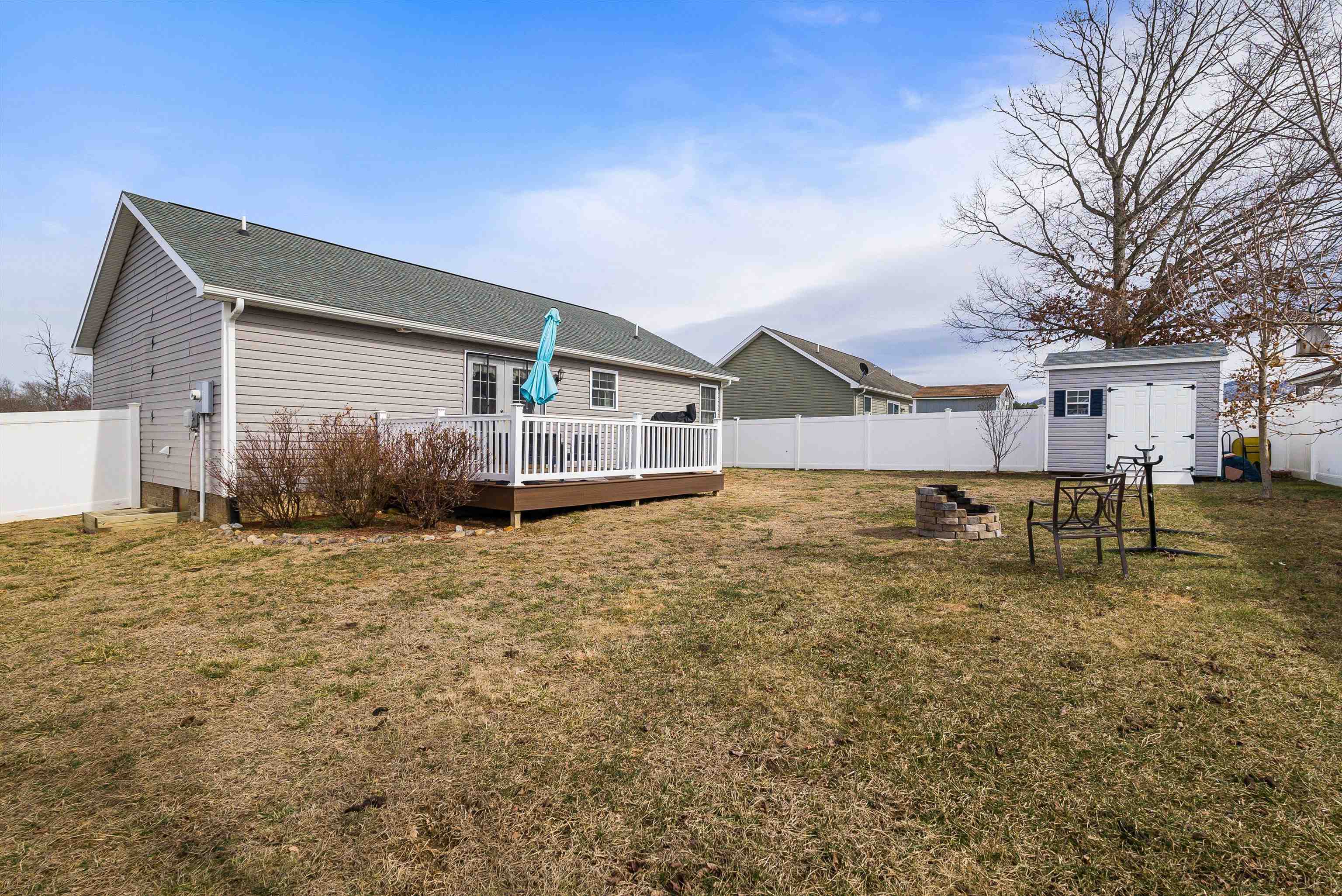 1447 MANDOLIN AVE