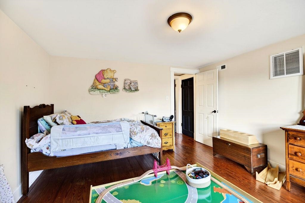 1521 CHURCHVILLE AVE