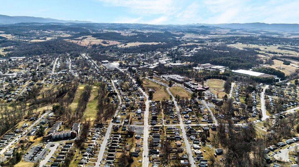 1521 CHURCHVILLE AVE