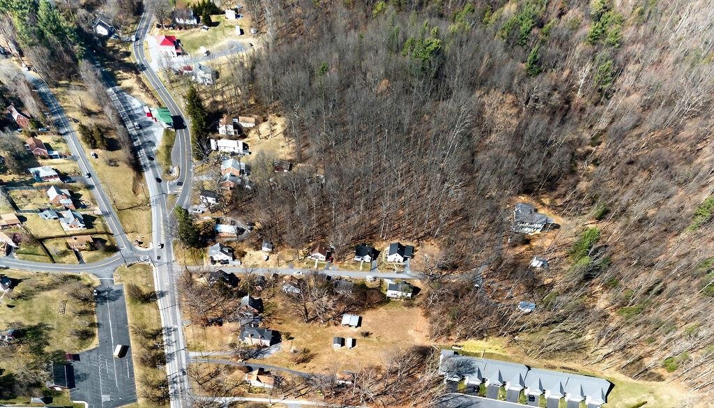 1521 CHURCHVILLE AVE