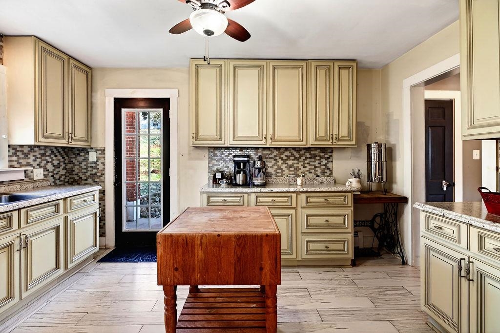 1521 CHURCHVILLE AVE