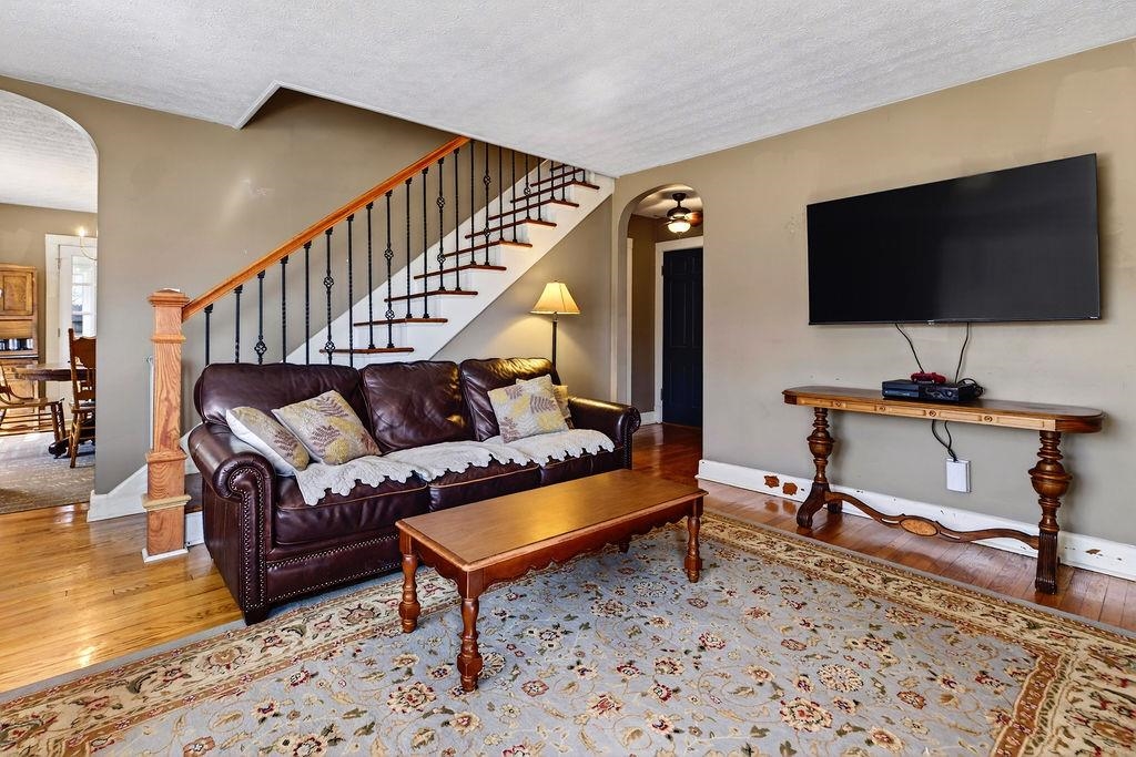 1521 CHURCHVILLE AVE