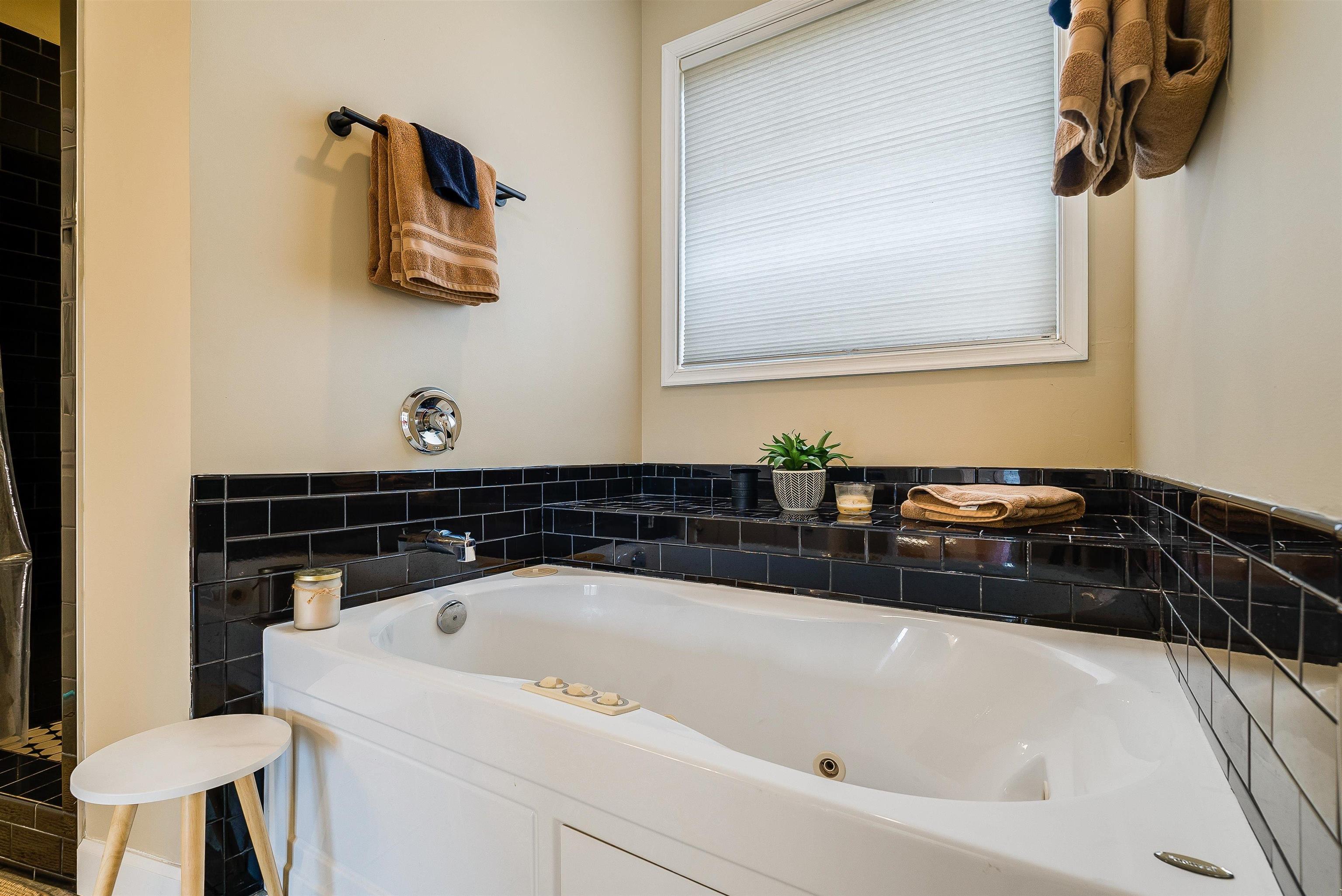 446 ROCKFISH SCHOOL LN