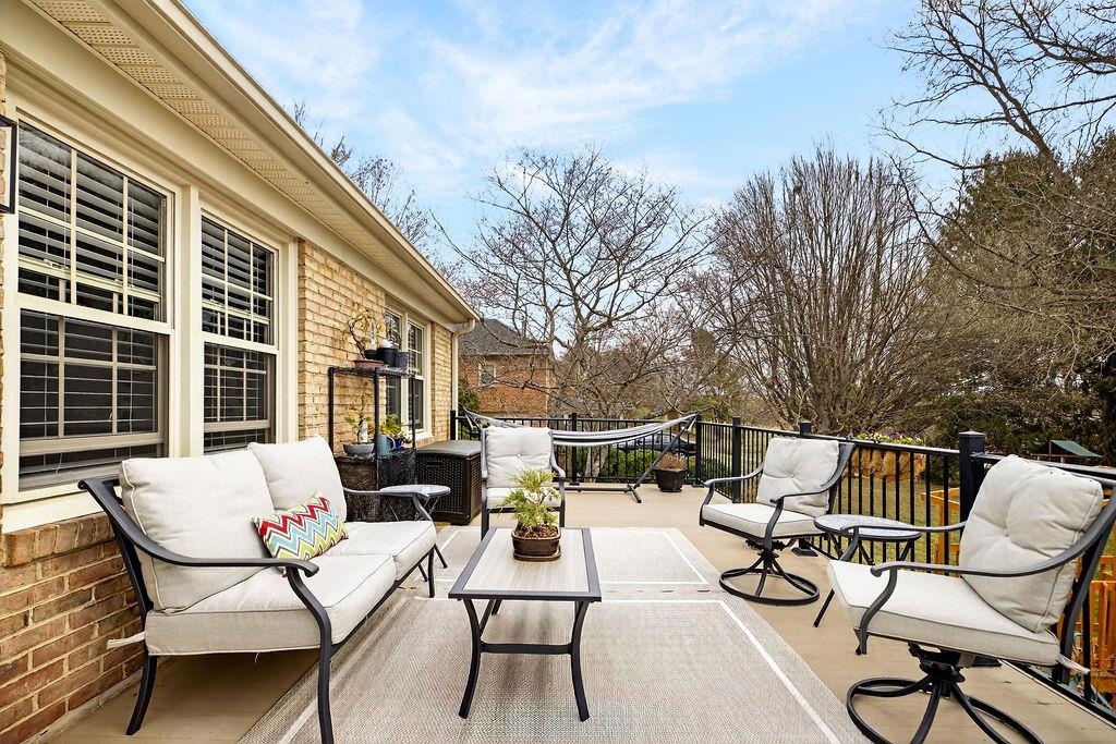 224 MEADOWBROOK RD