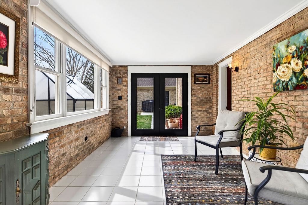 224 MEADOWBROOK RD