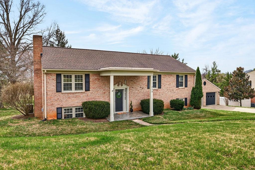 224 MEADOWBROOK RD