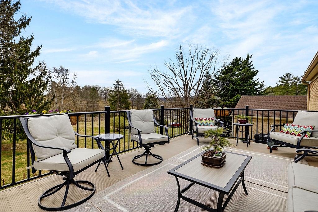 224 MEADOWBROOK RD
