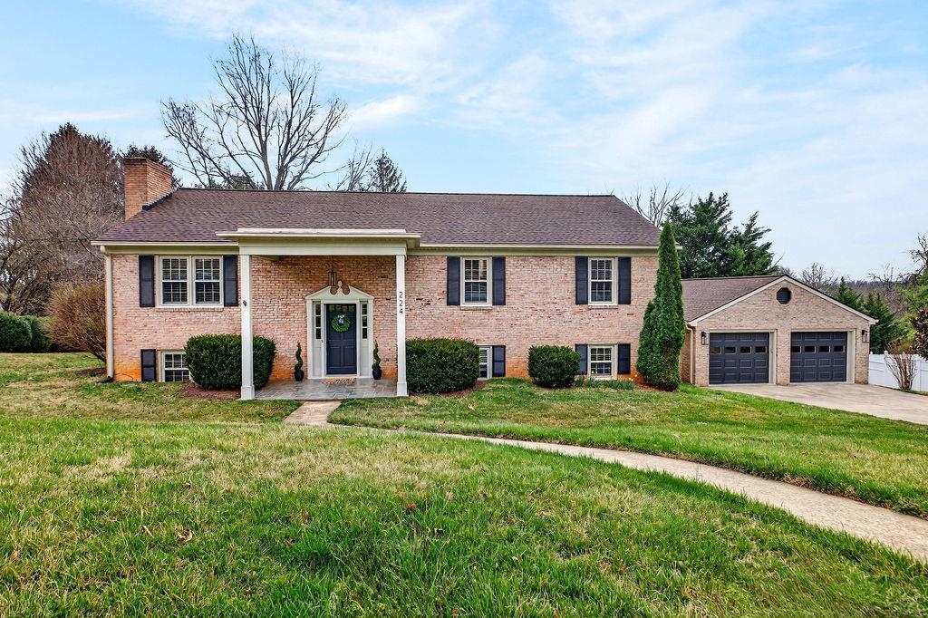 224 MEADOWBROOK RD