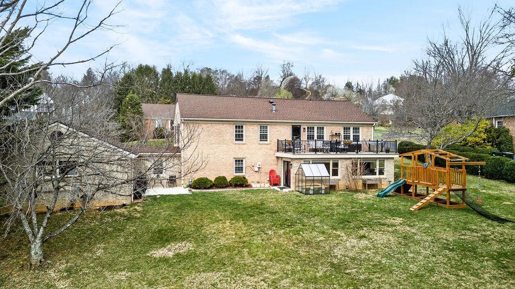 224 MEADOWBROOK RD