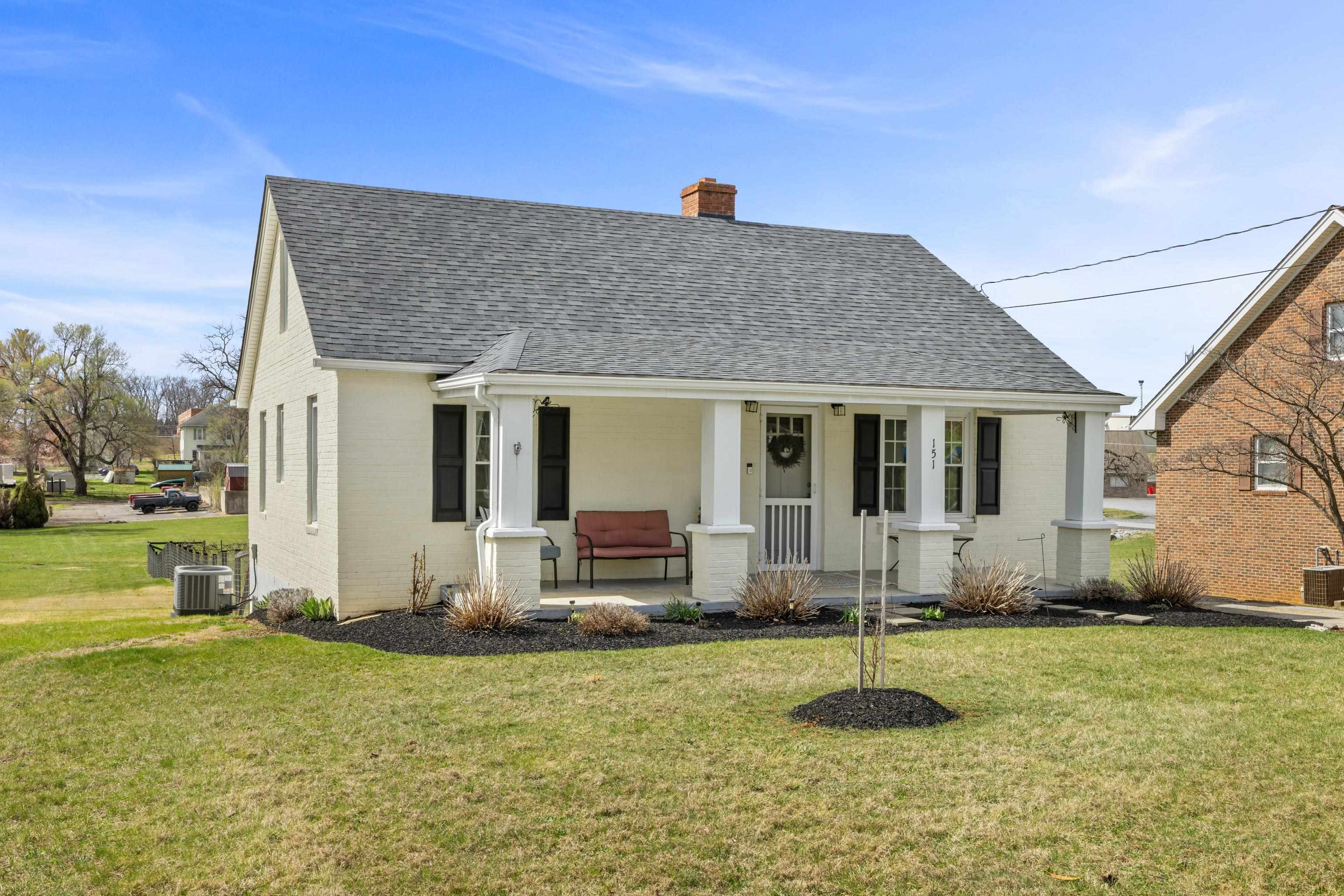151 STUART AVE