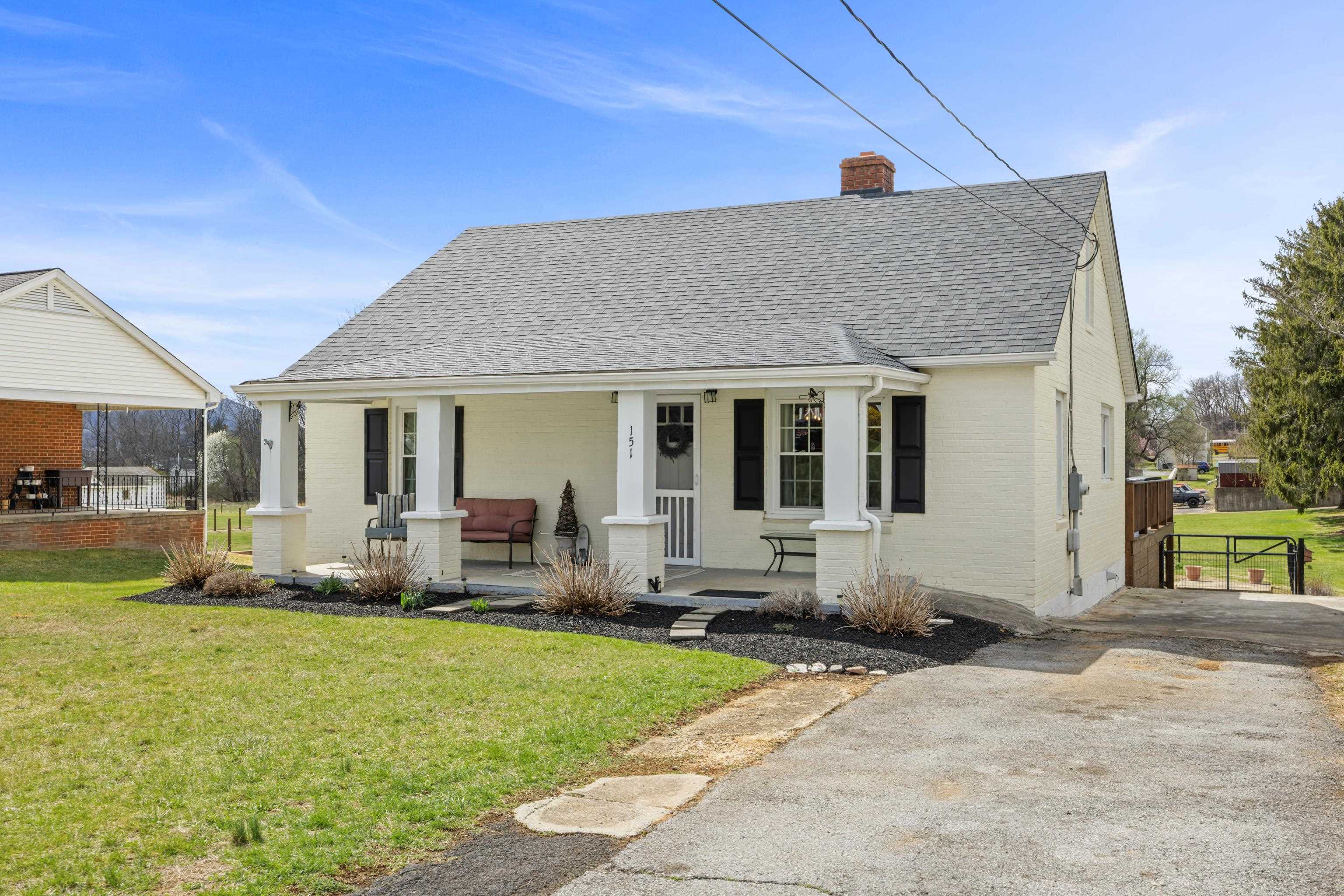 151 STUART AVE