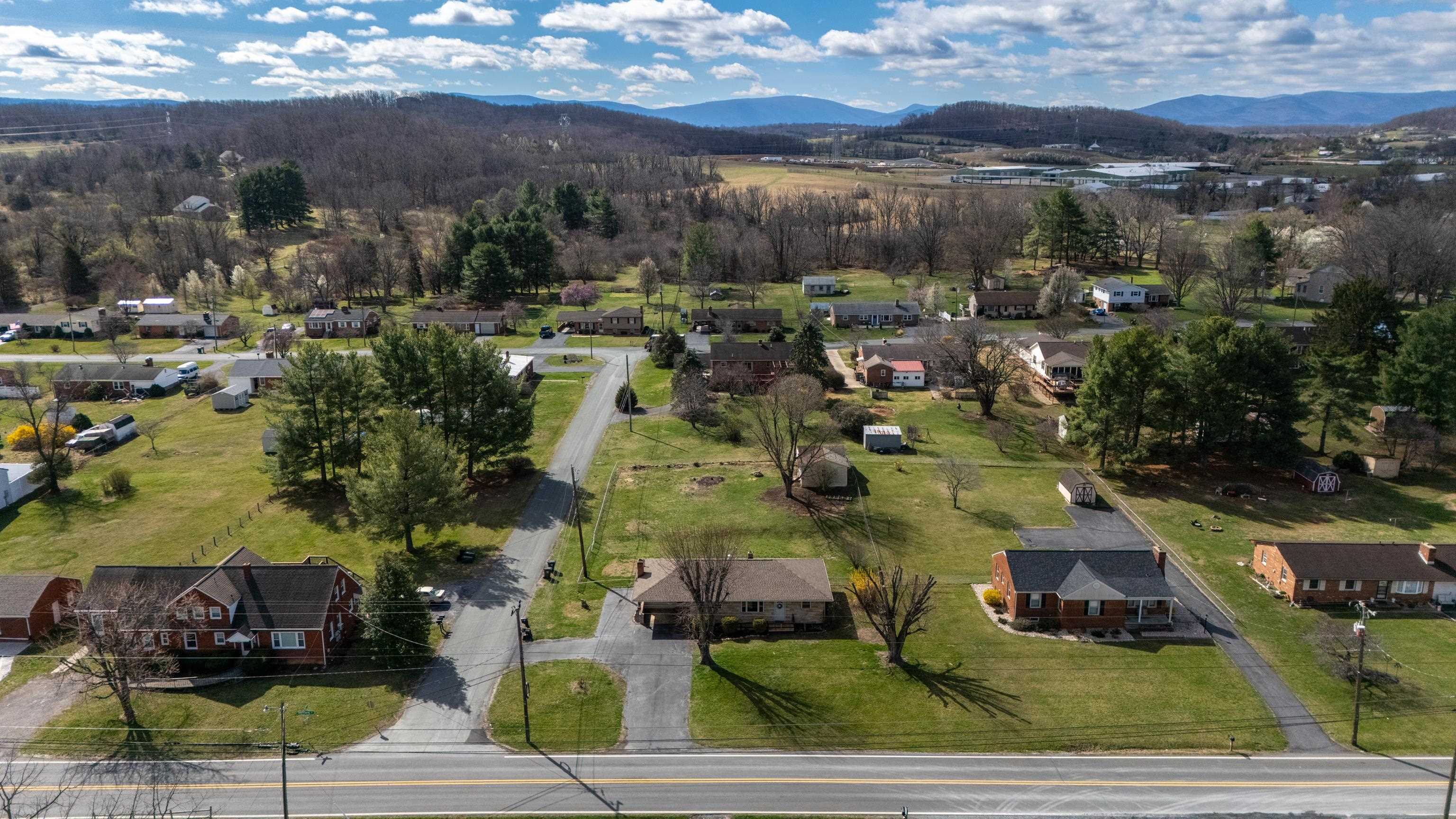 72 TINKLING SPRINGS RD