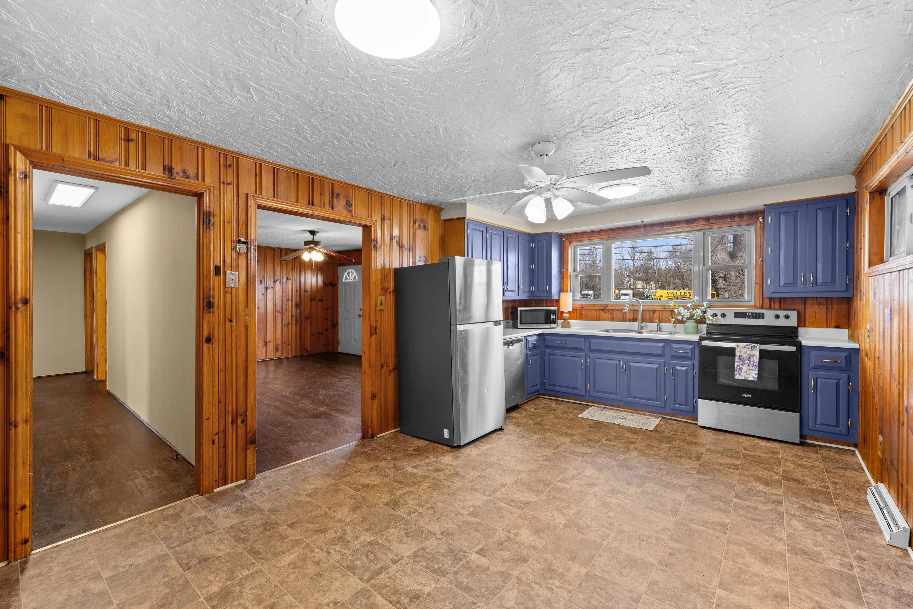 72 TINKLING SPRINGS RD