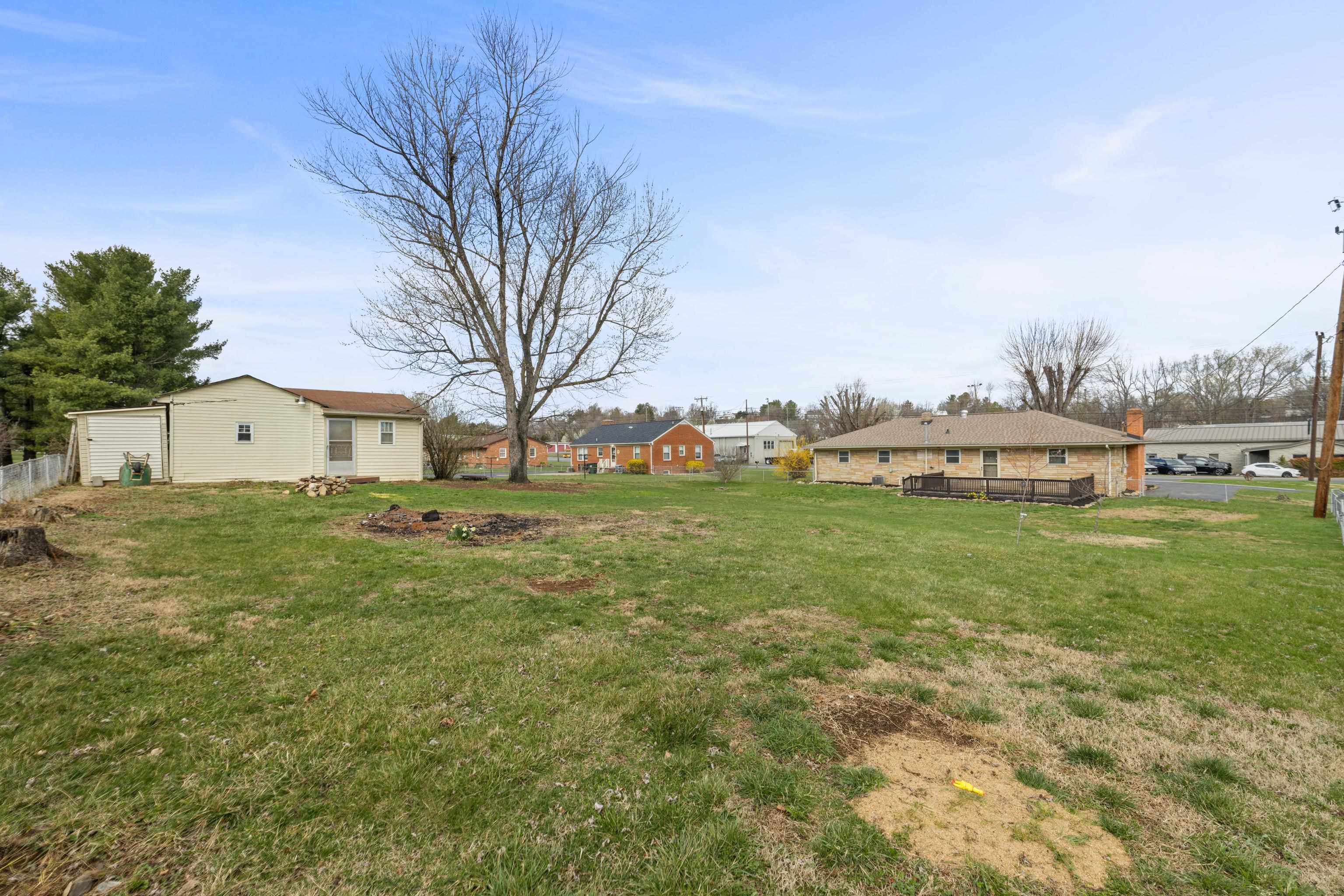 72 TINKLING SPRINGS RD