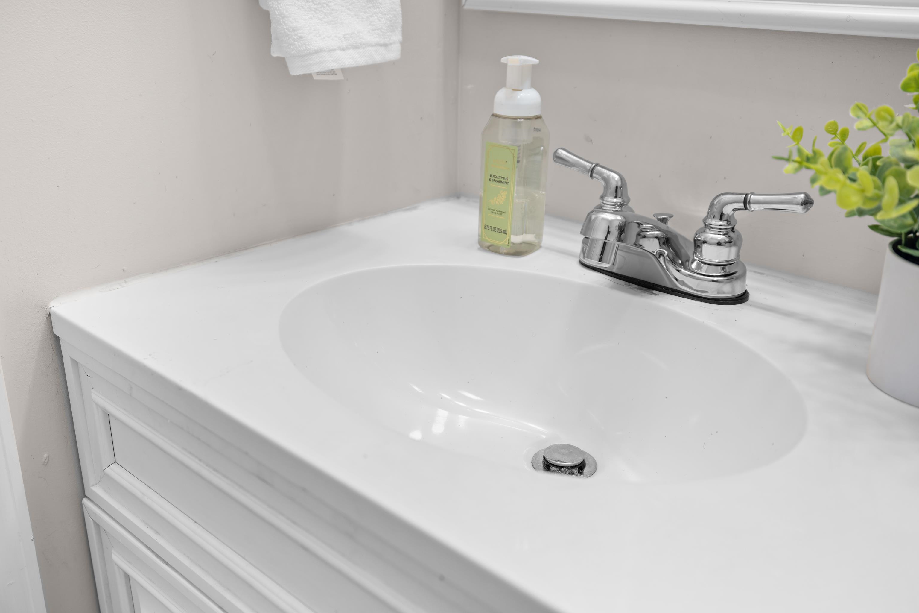 72 TINKLING SPRINGS RD