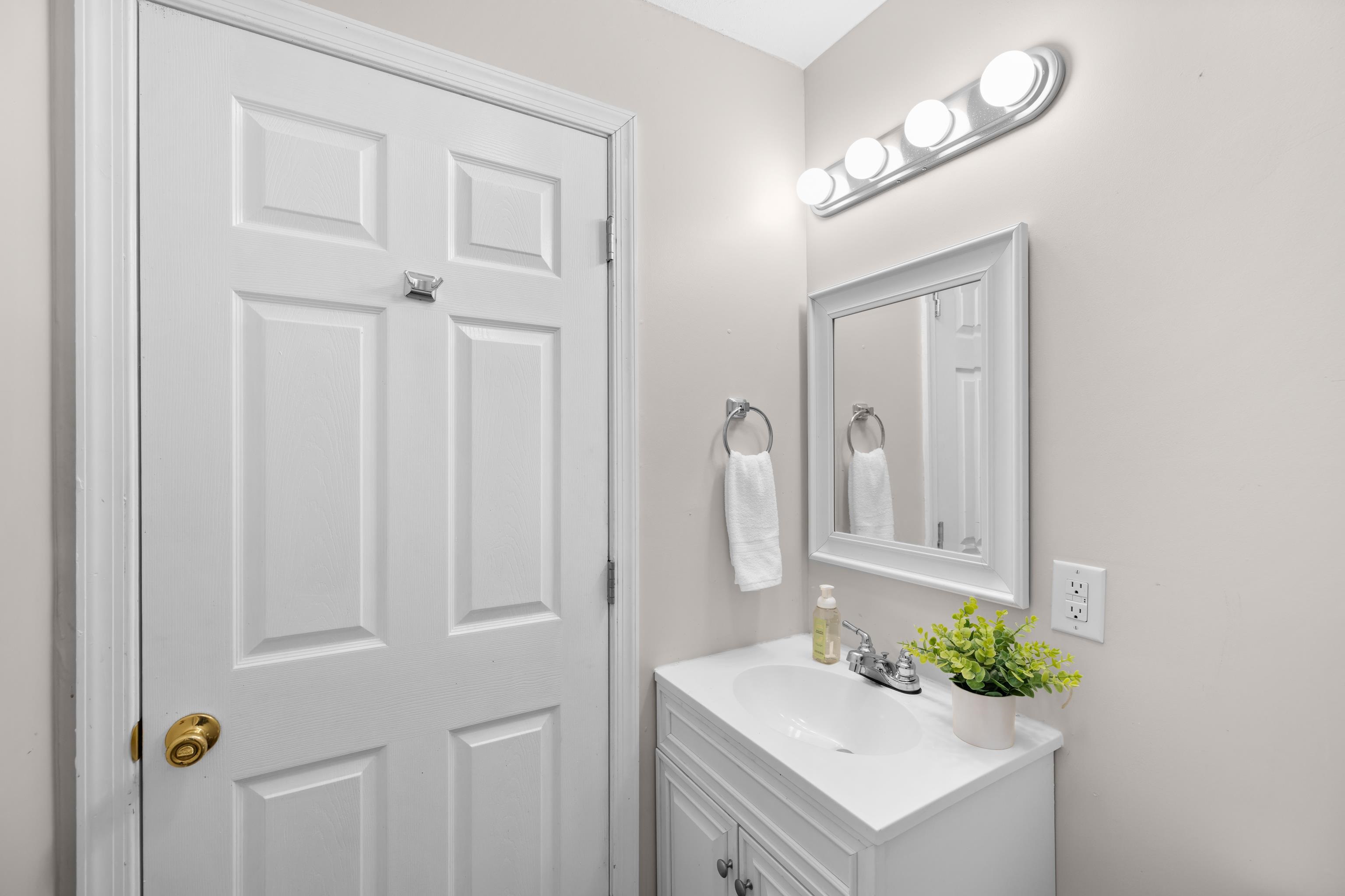 72 TINKLING SPRINGS RD