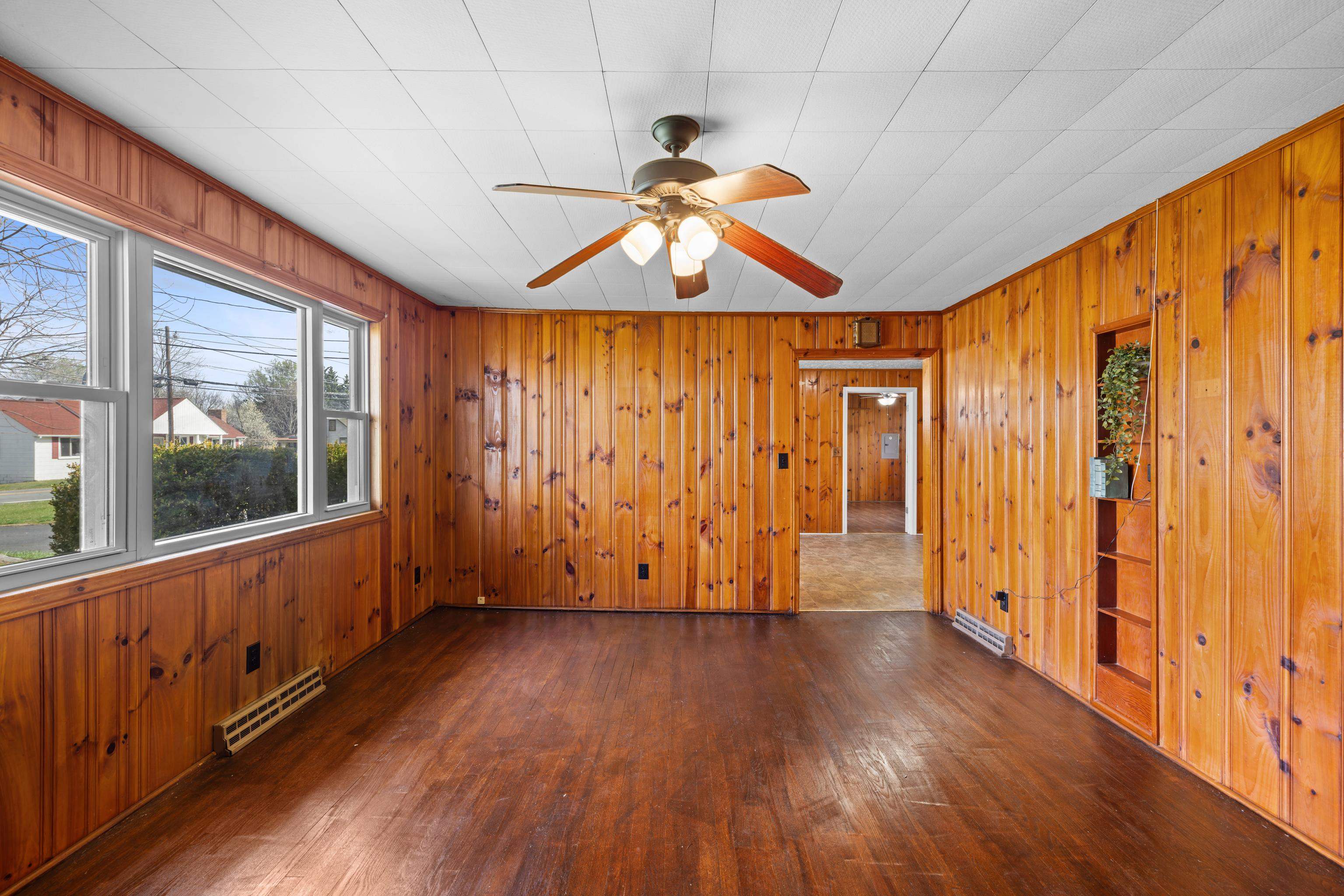 72 TINKLING SPRINGS RD