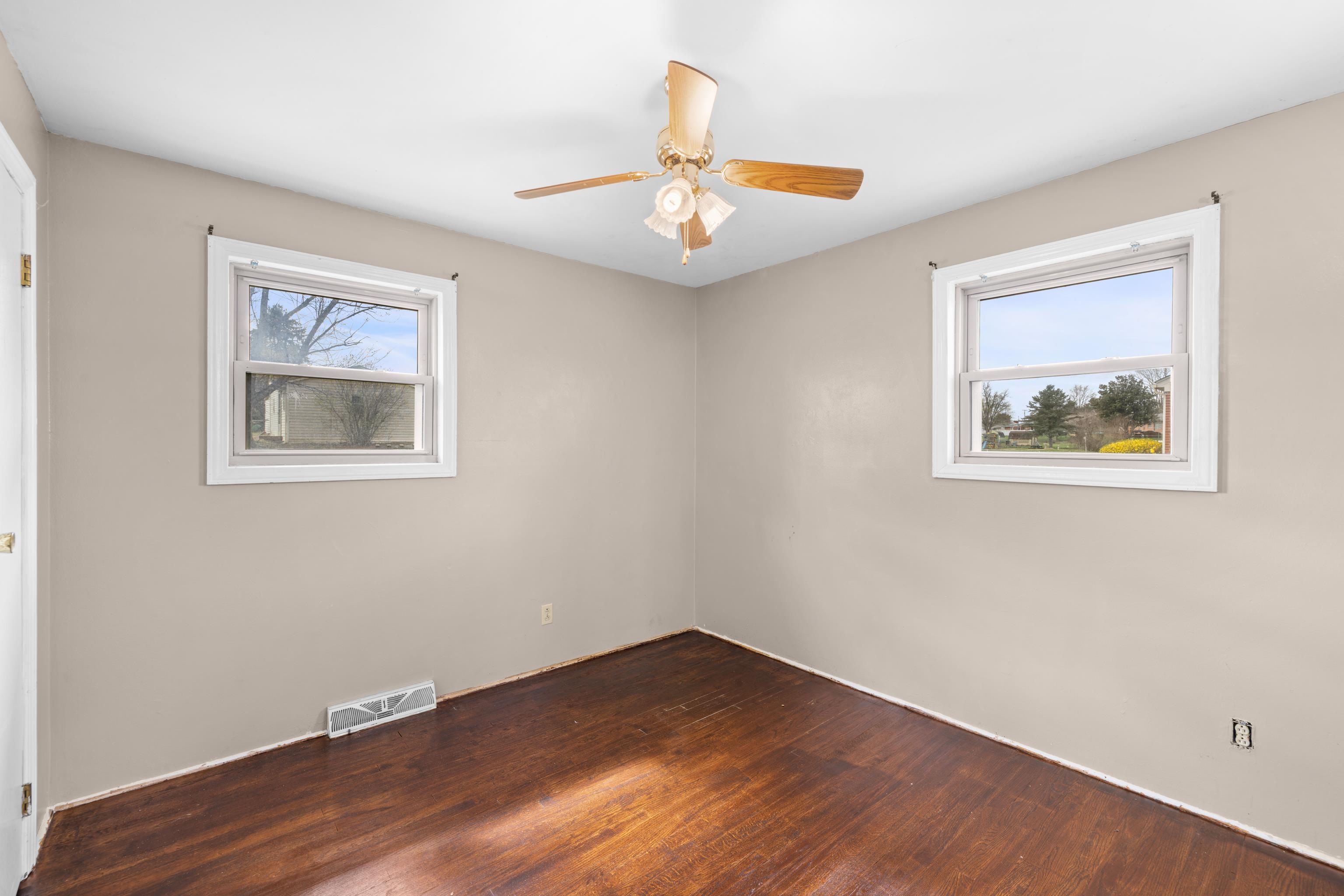 72 TINKLING SPRINGS RD