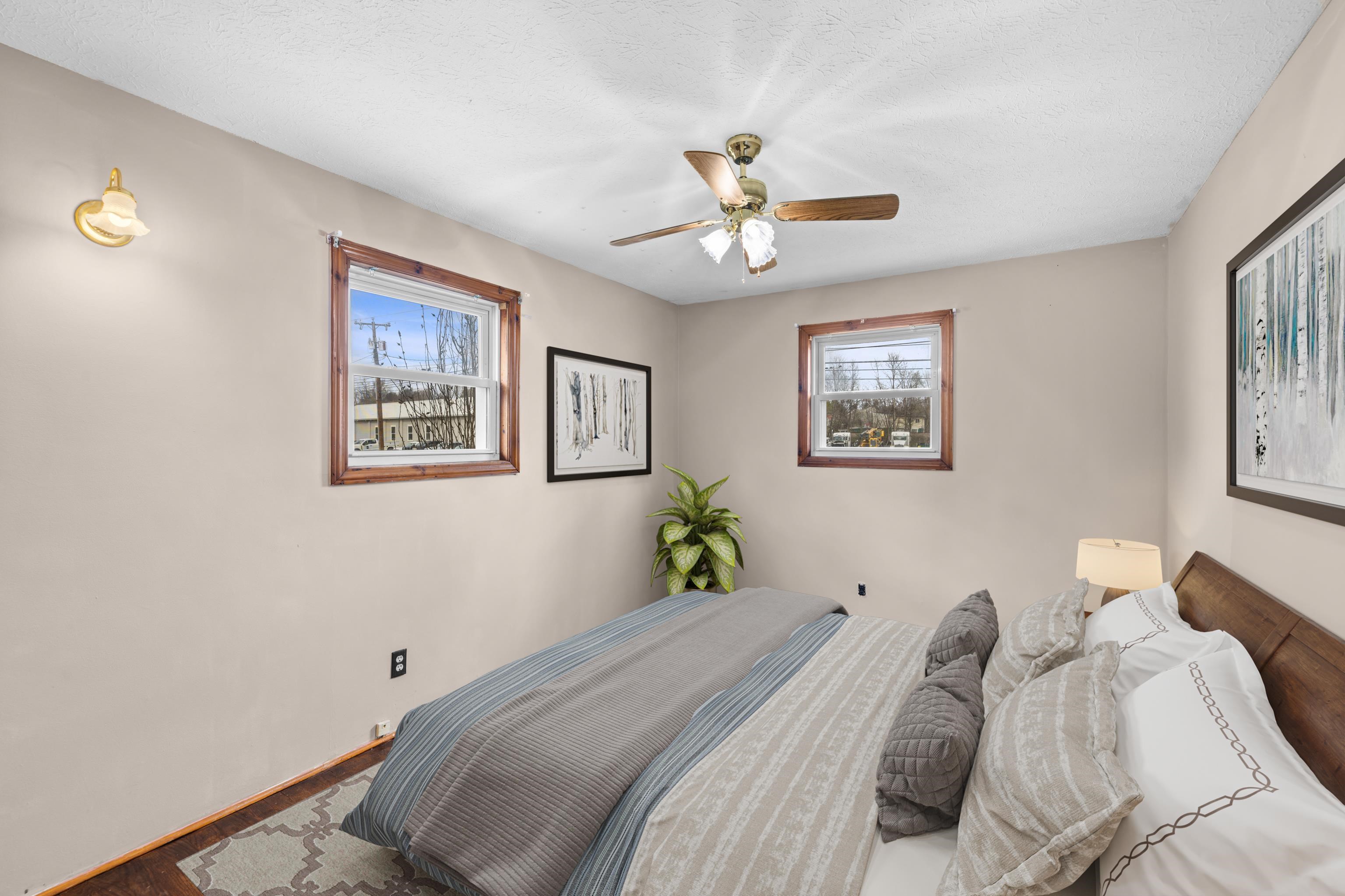 72 TINKLING SPRINGS RD