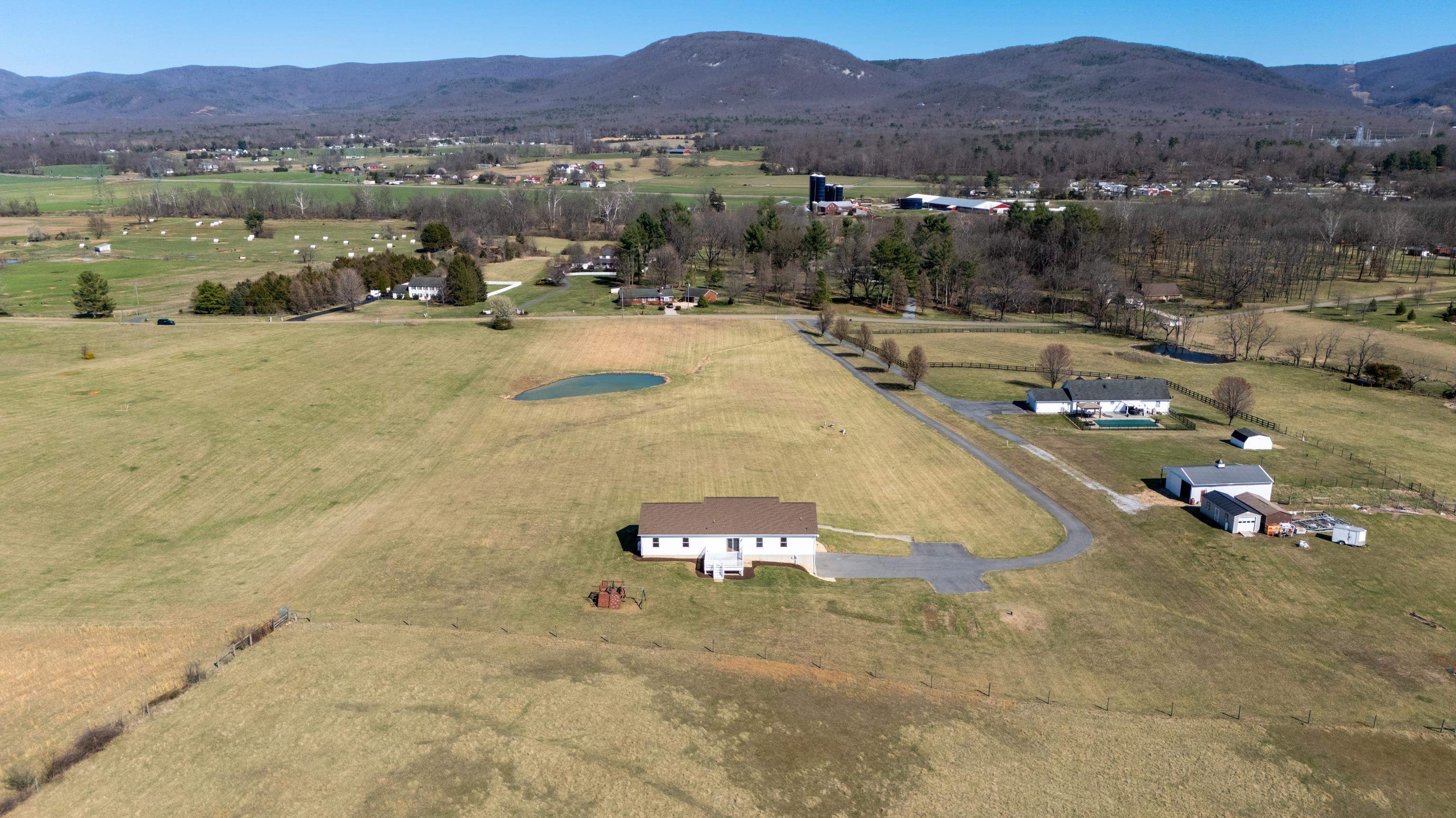 810 ROCKFISH RD