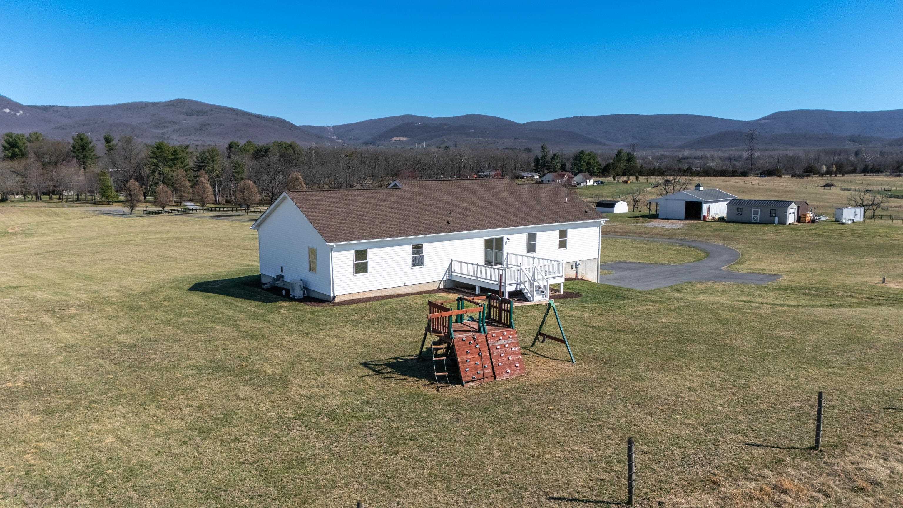 810 ROCKFISH RD