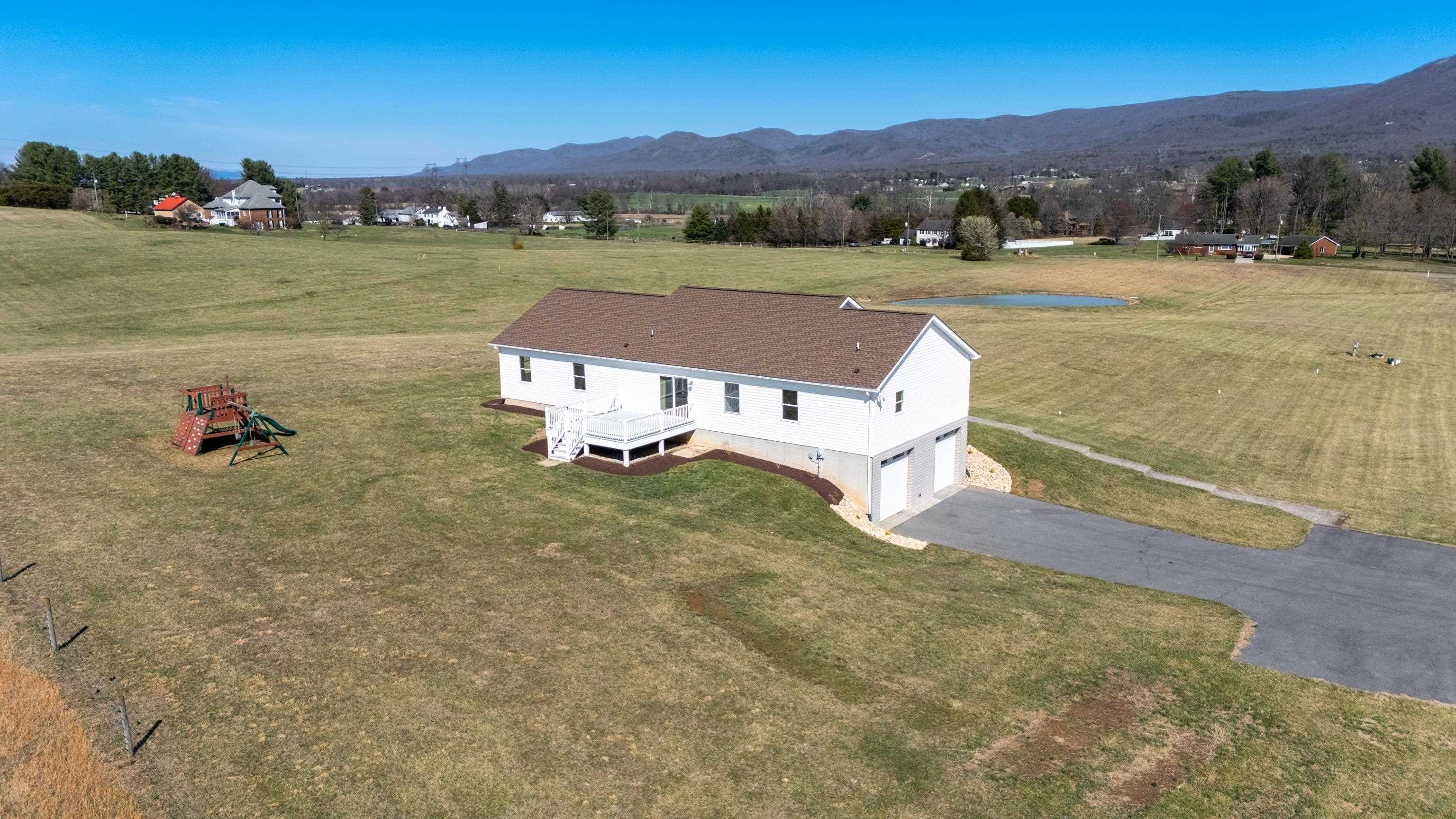 810 ROCKFISH RD