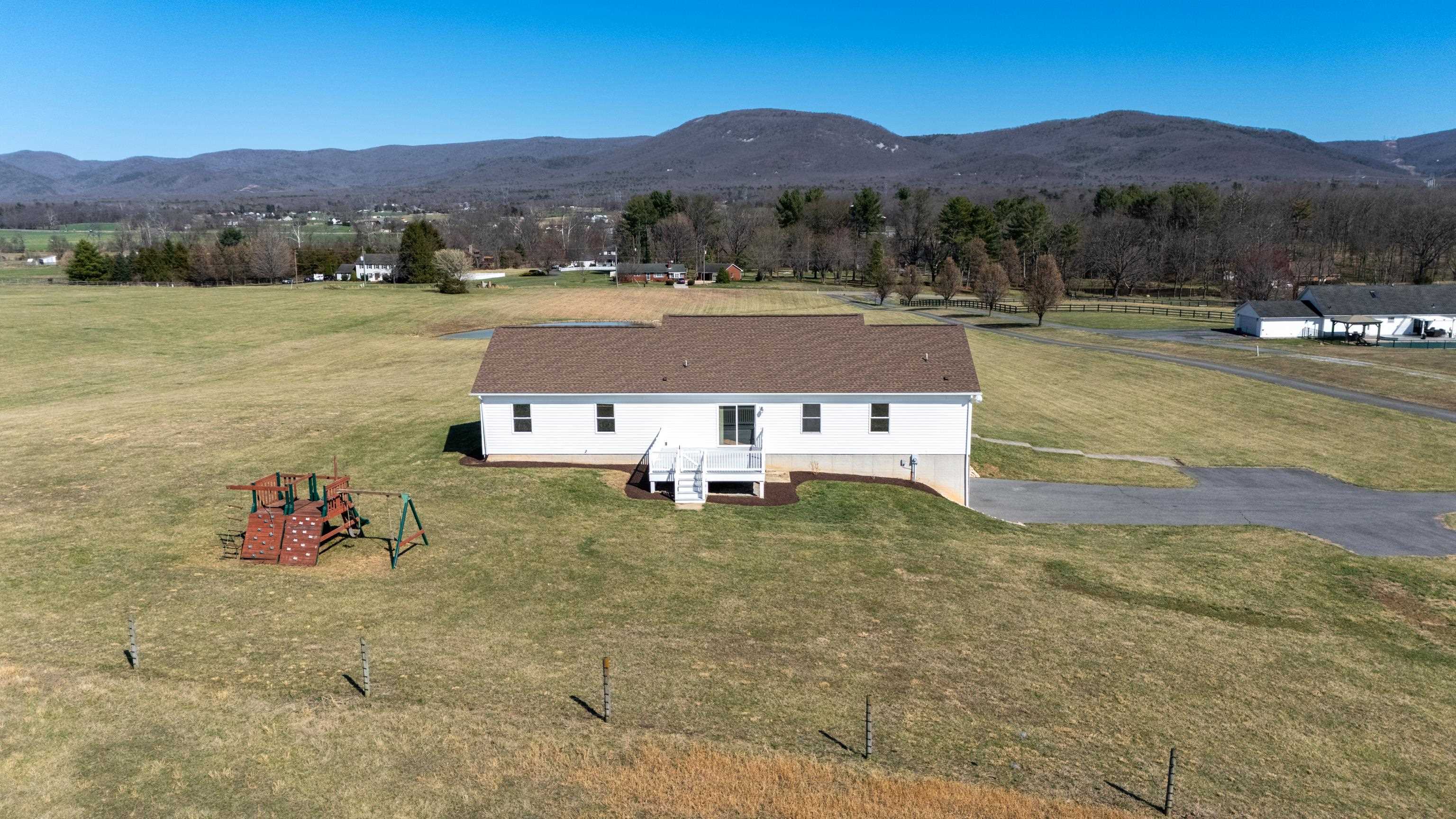 810 ROCKFISH RD