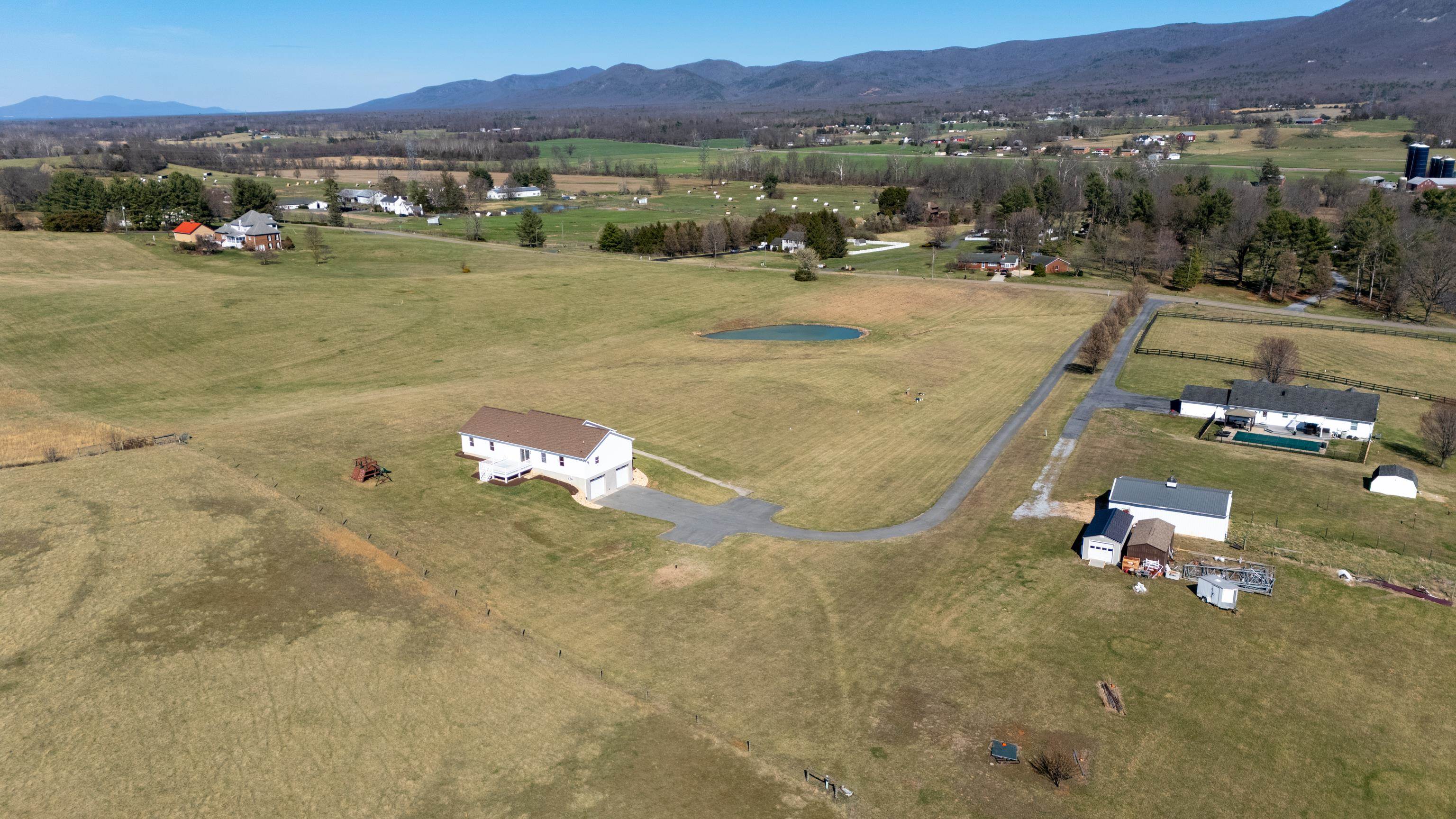 810 ROCKFISH RD