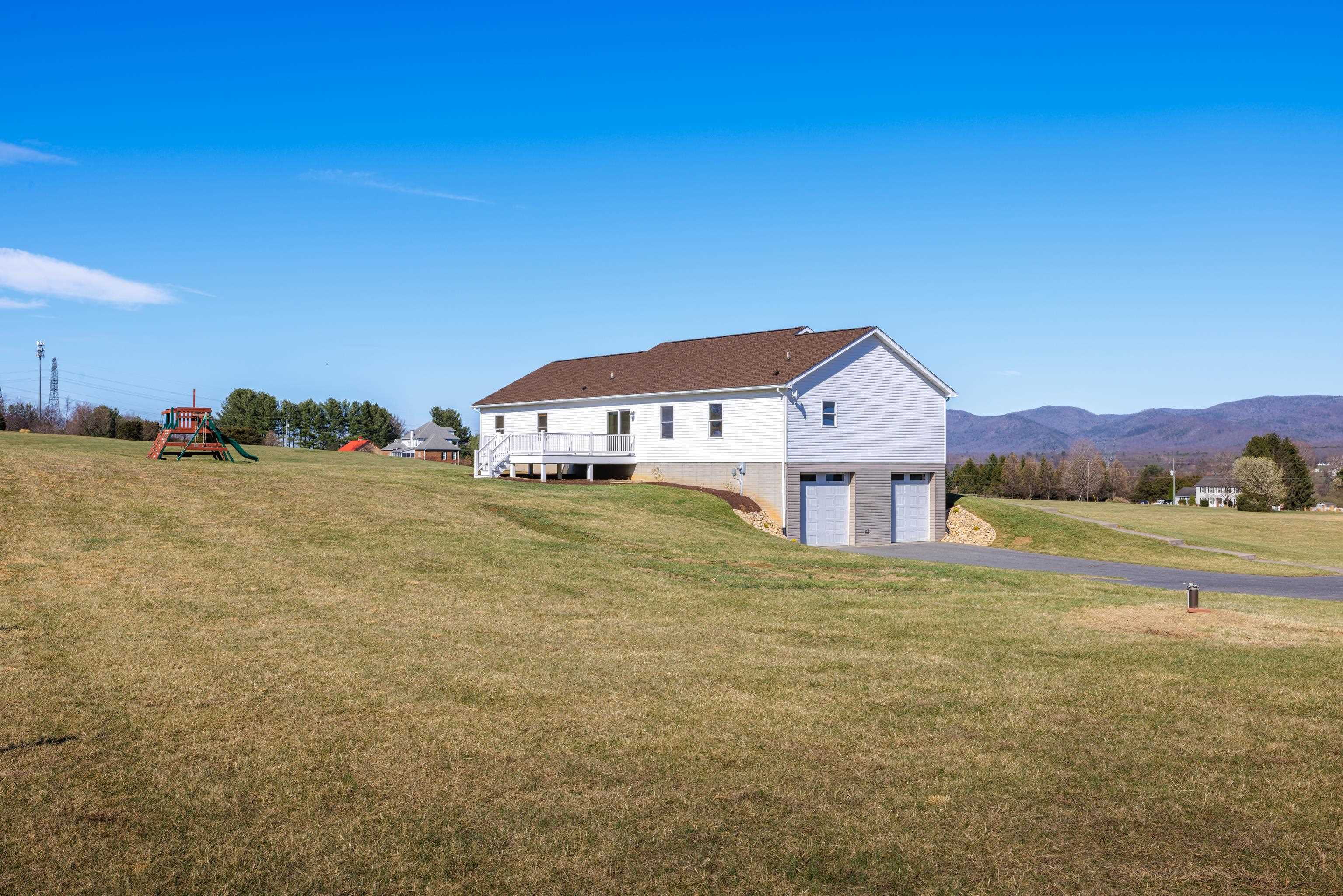 810 ROCKFISH RD